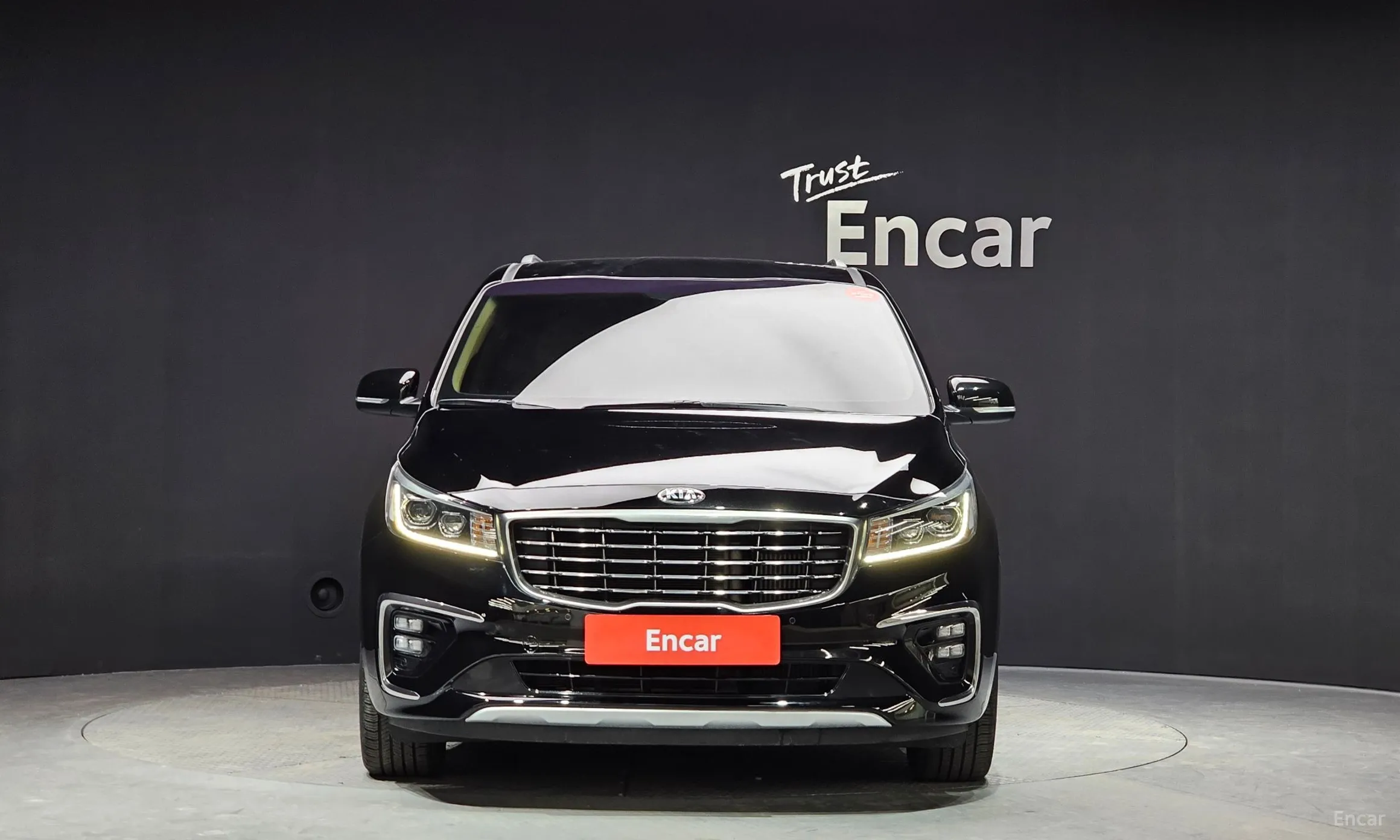 Kia Carnival превью 2