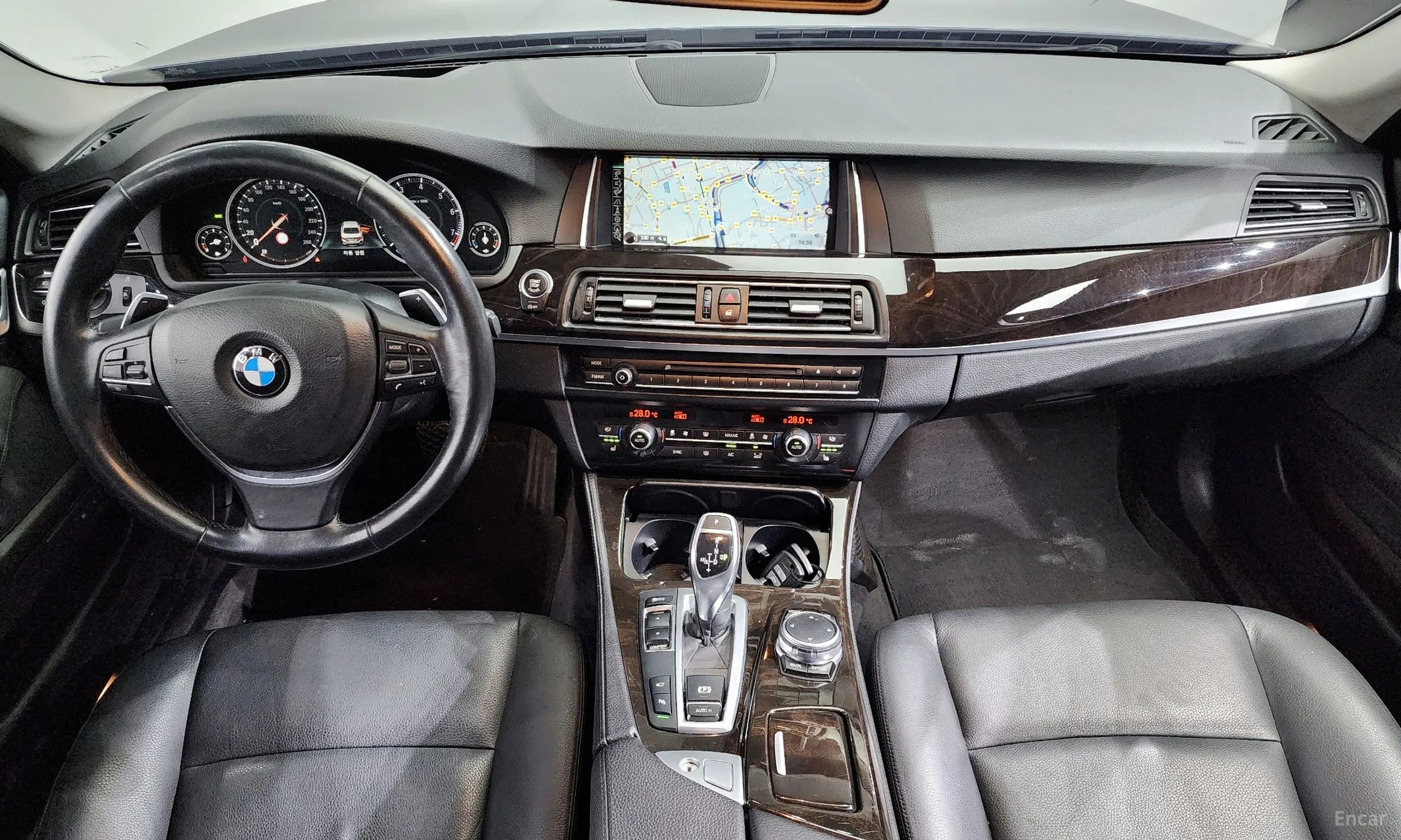 BMW 5 Series (F10) превью 4