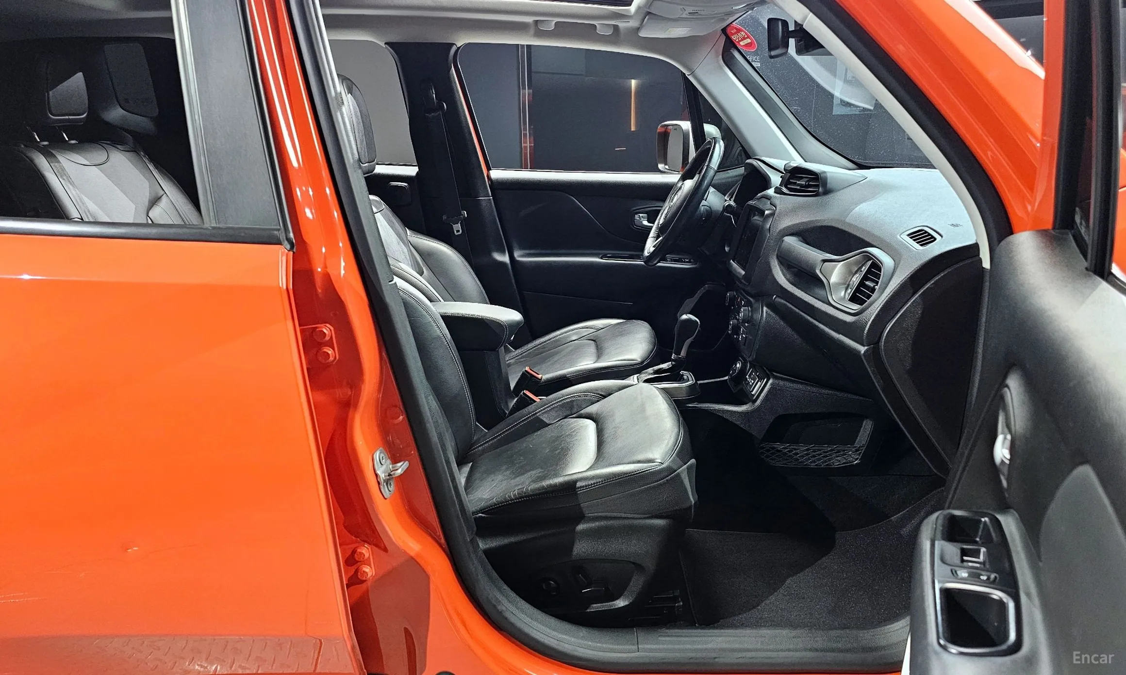 Jeep Renegade превью 11