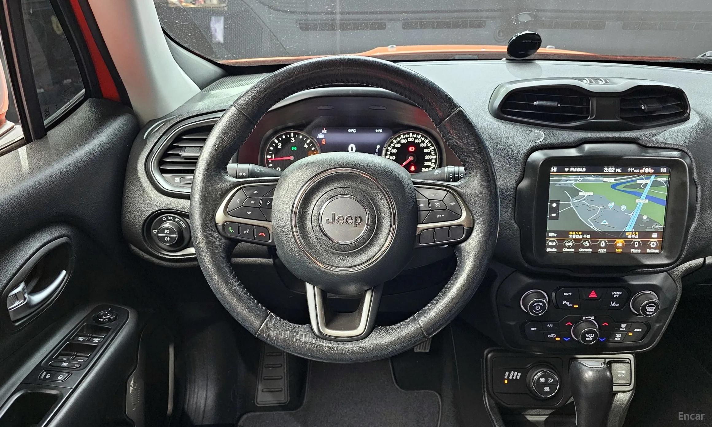Jeep Renegade превью 13