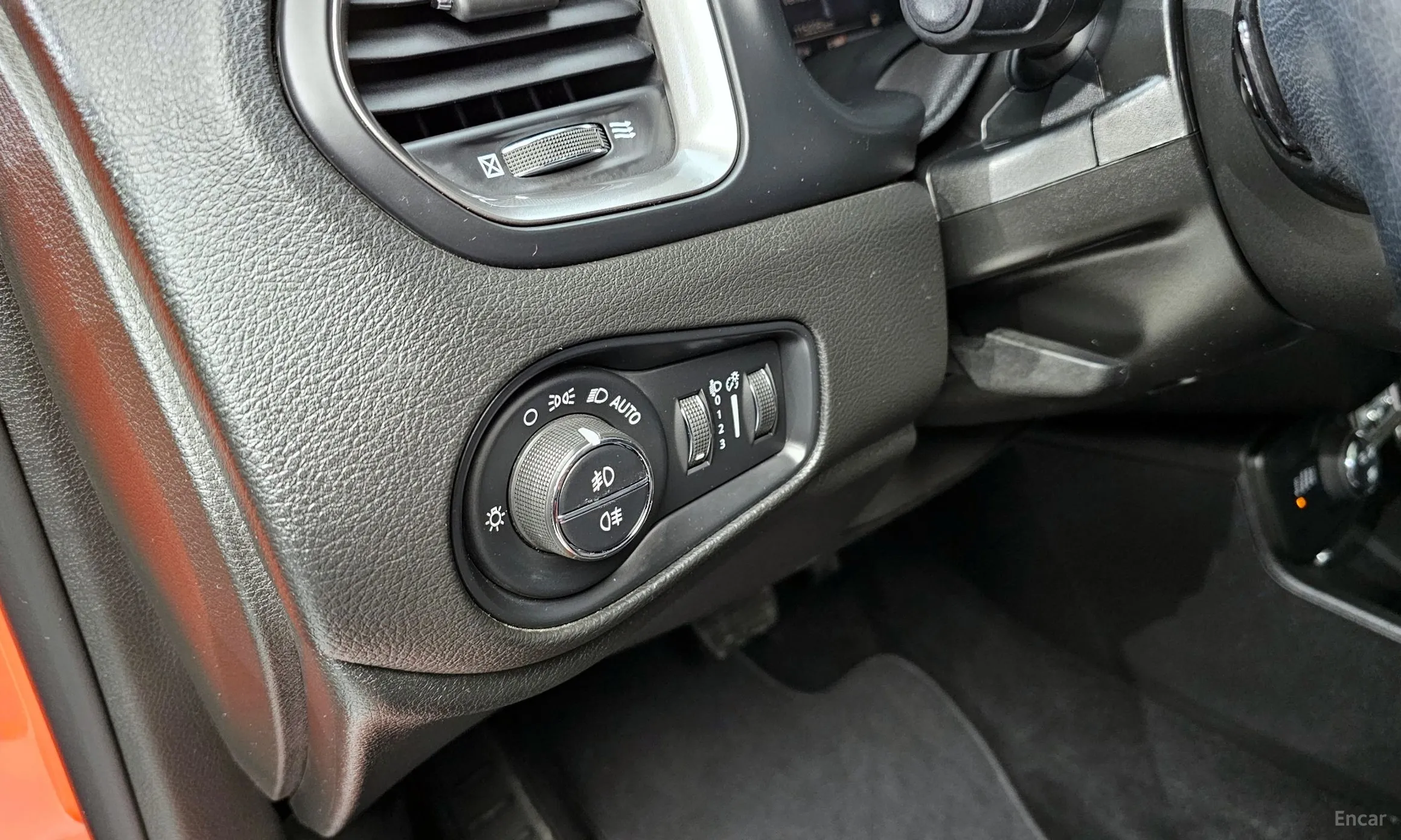 Jeep Renegade превью 14
