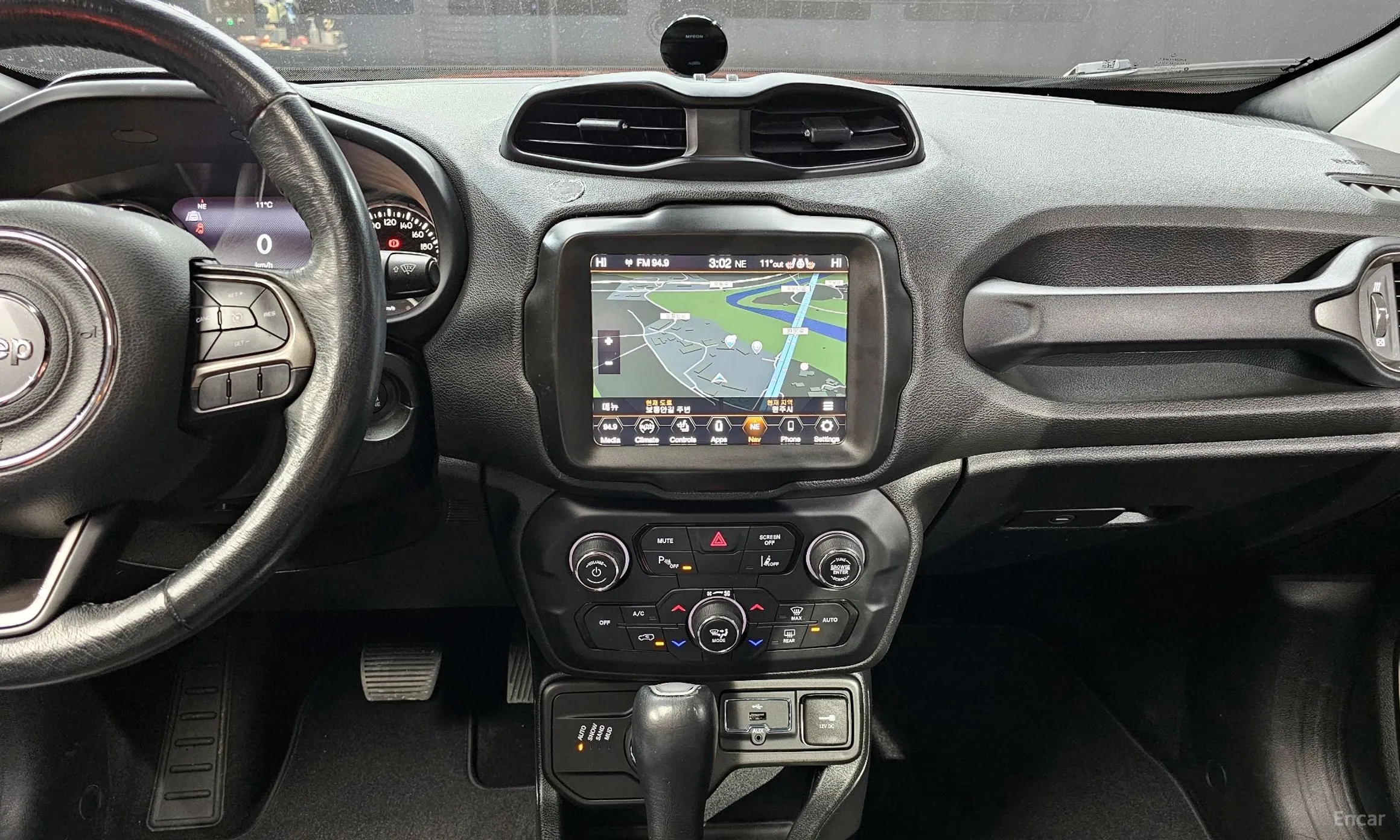Jeep Renegade превью 15