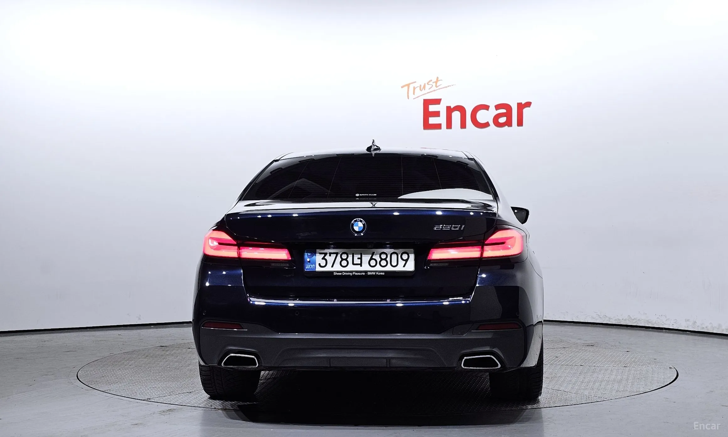 BMW 5 Series (G30) превью 3