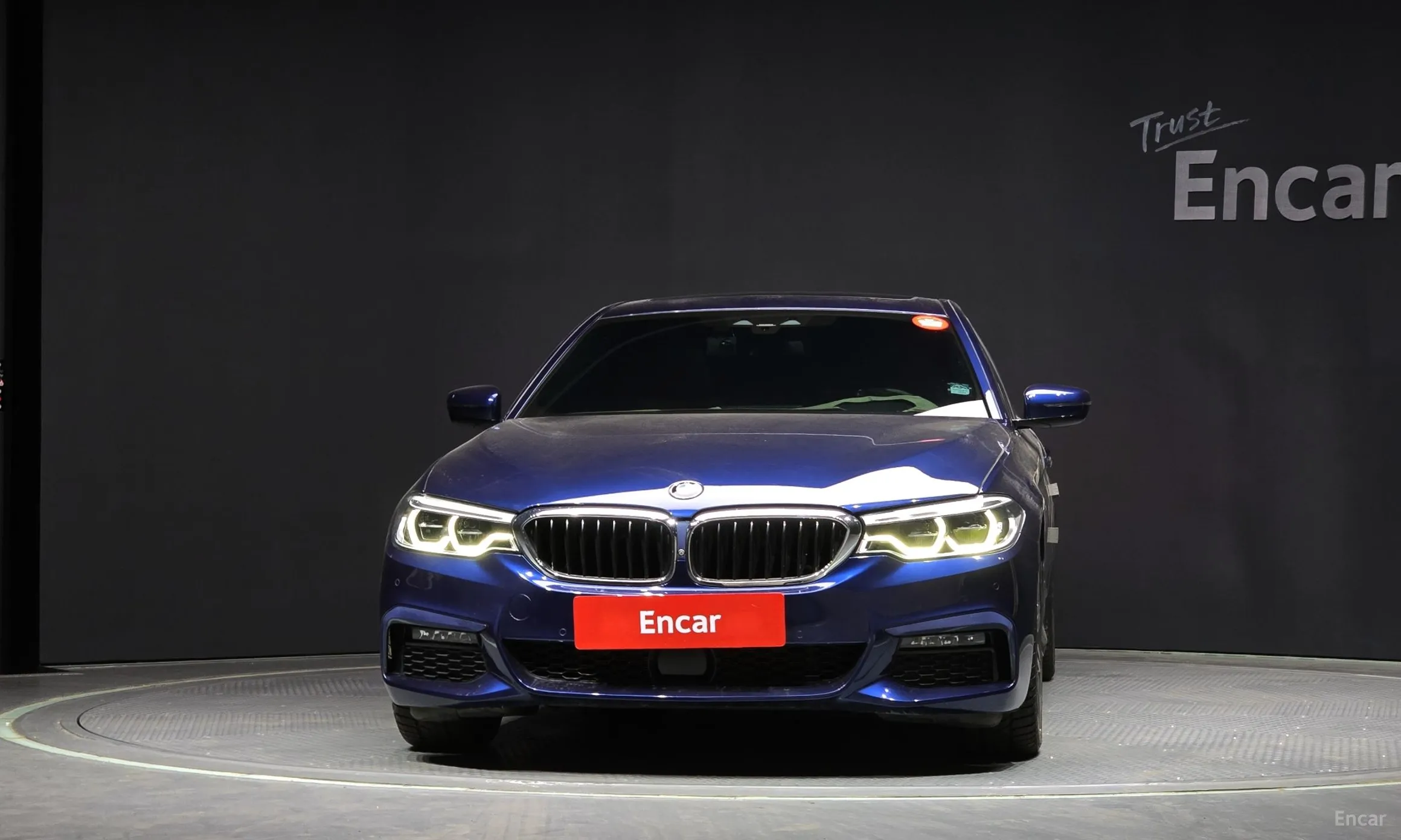 BMW 5 Series (G30) превью 2
