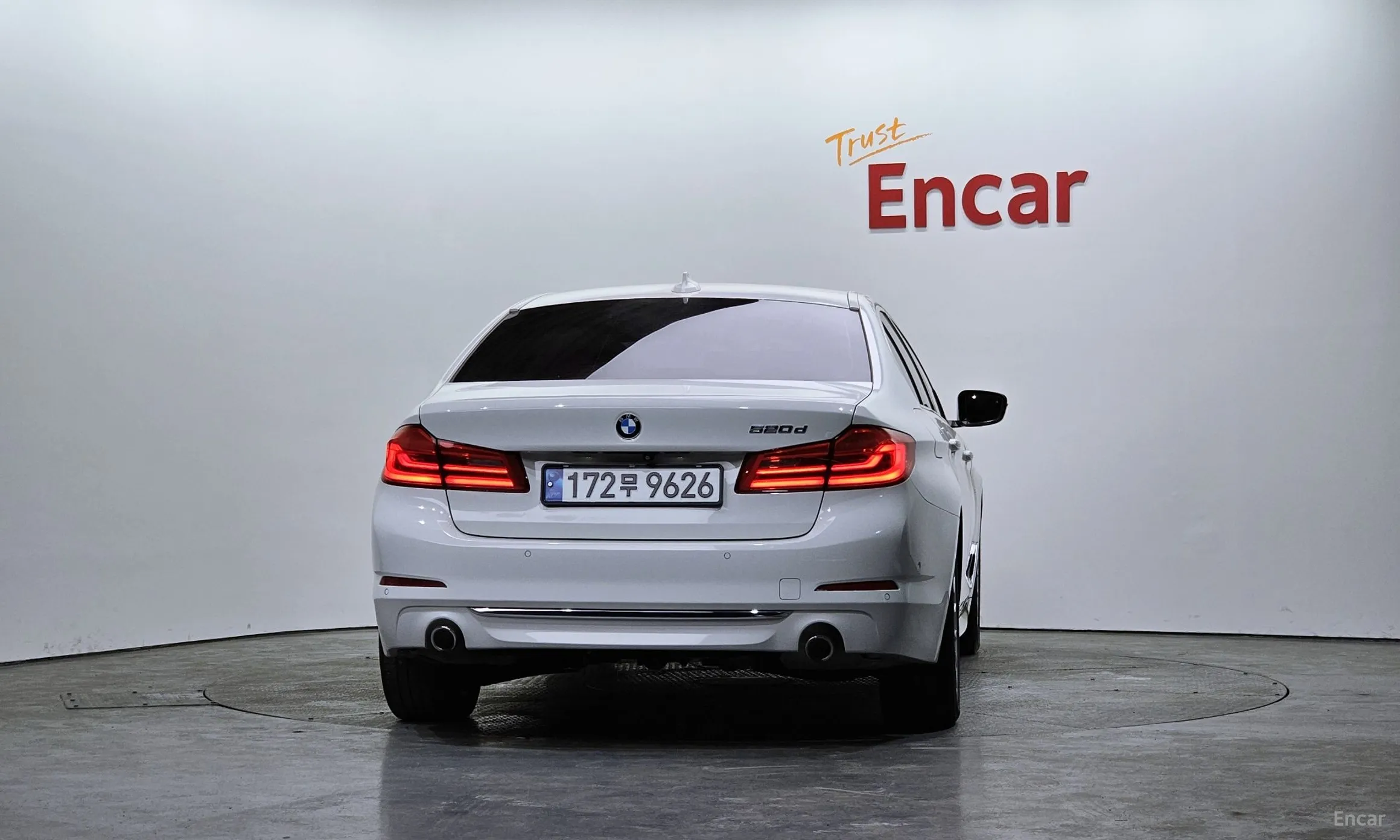 BMW 5 Series (G30) превью 3