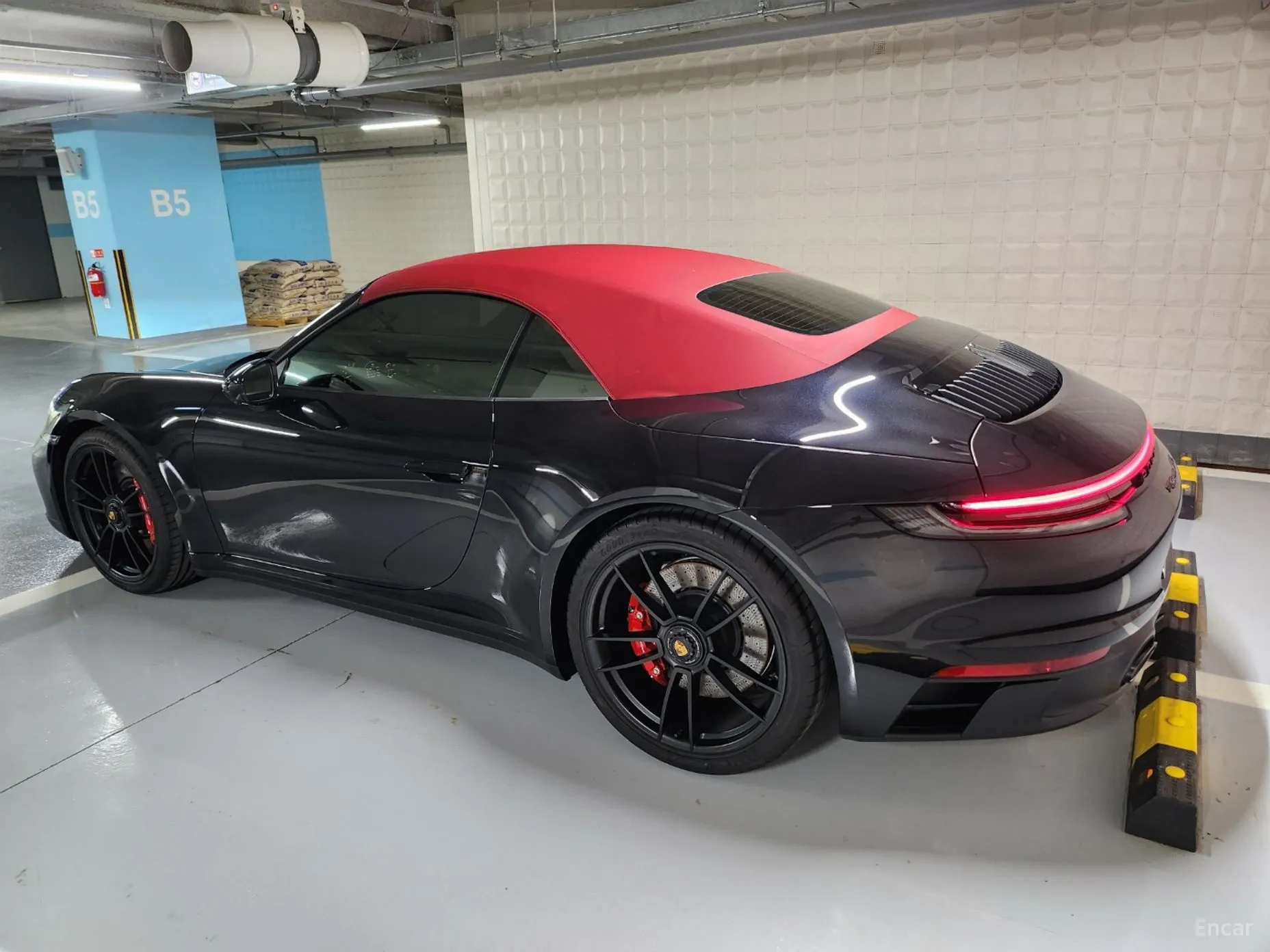 Porsche 911 (992)