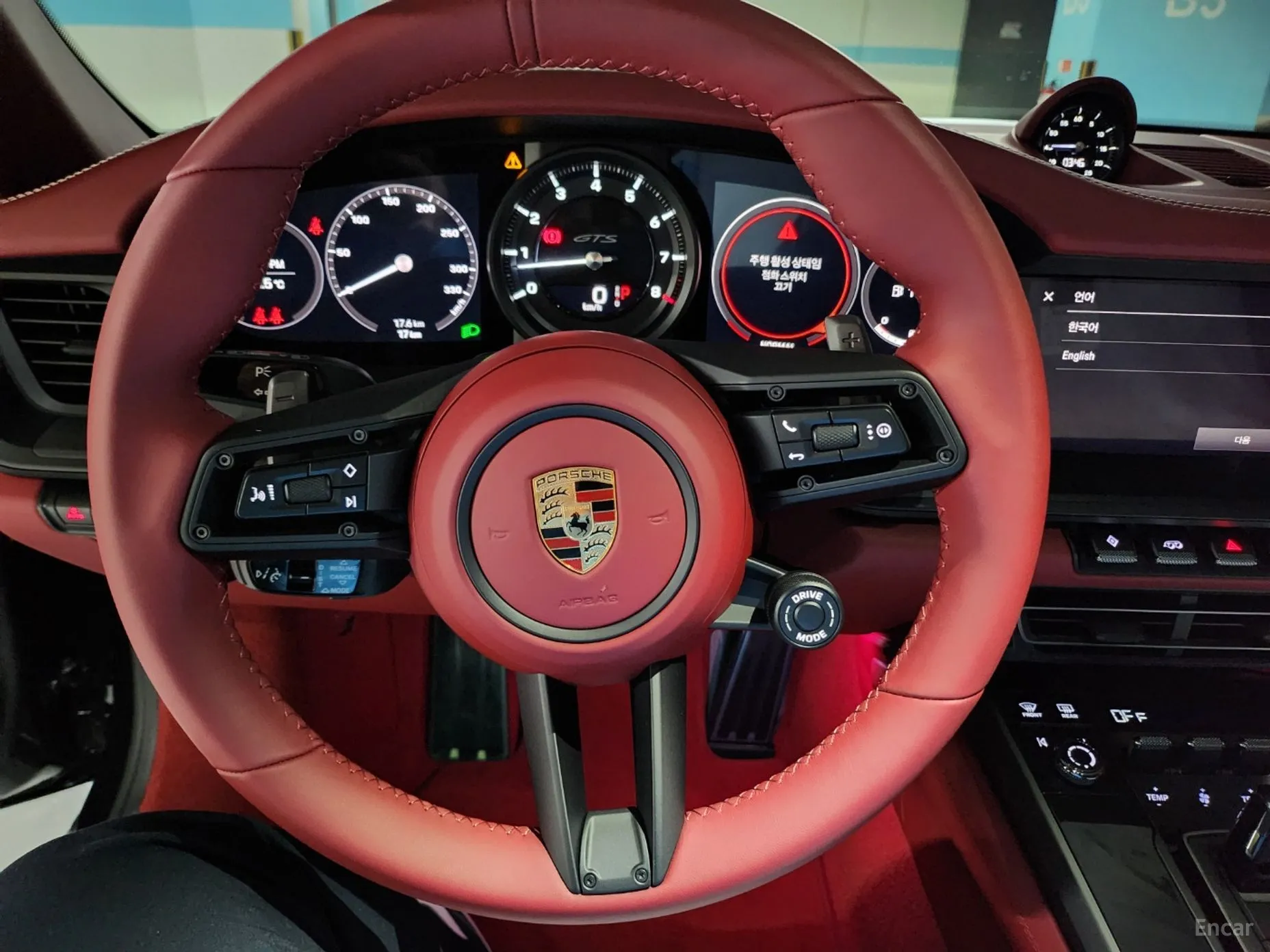Porsche 911 (992) превью 4
