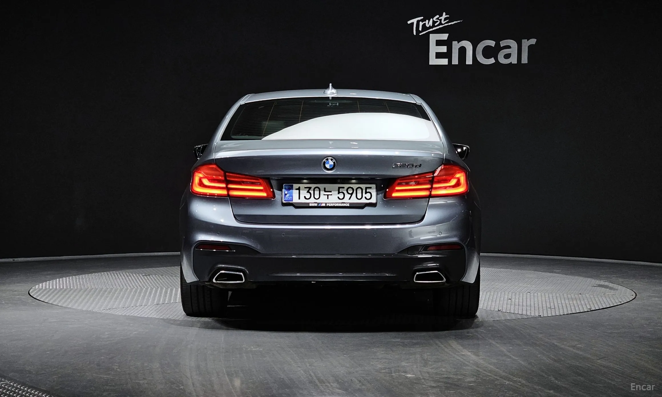 BMW 5 Series (G30) превью 3