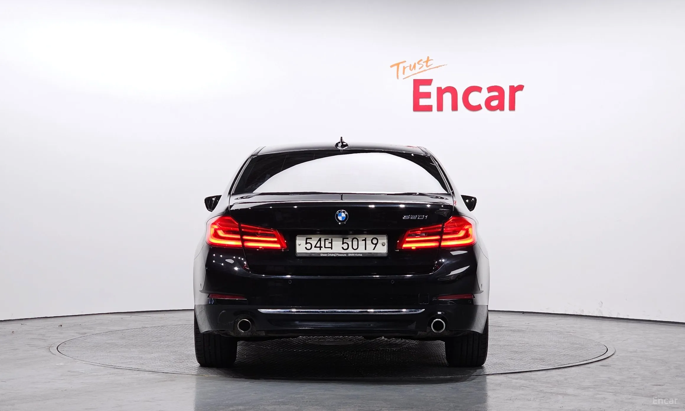 BMW 5 Series (G30) превью 3