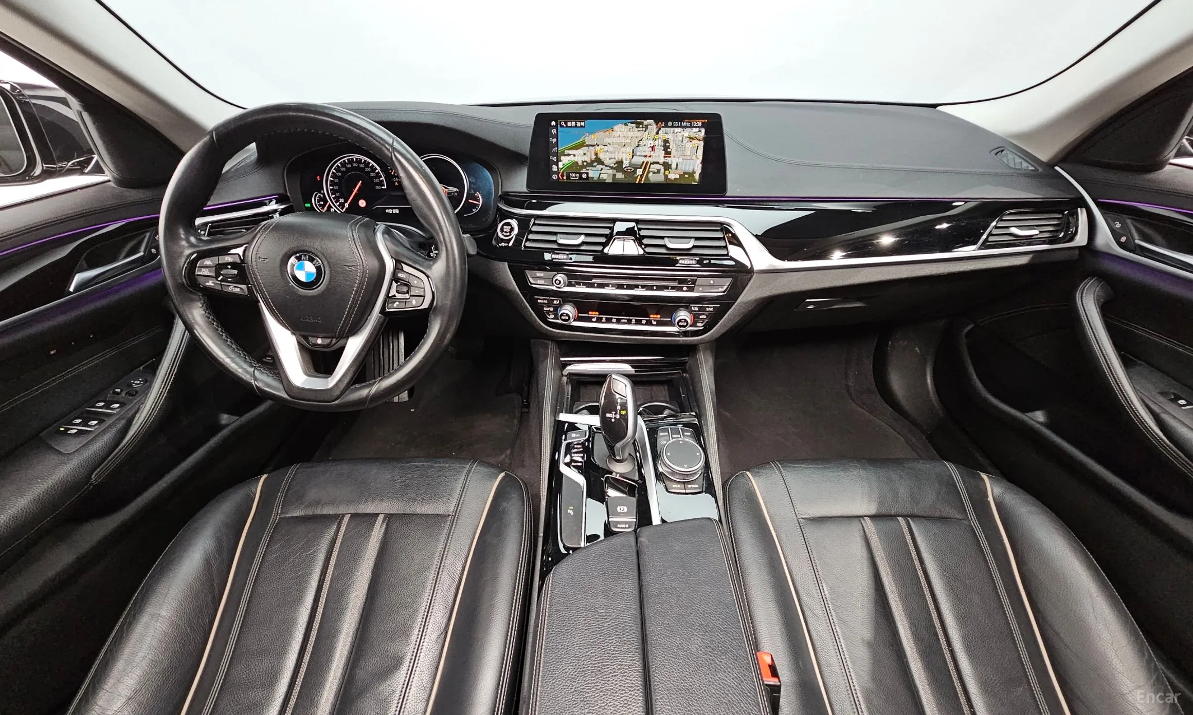 BMW 5 Series (G30) превью 4