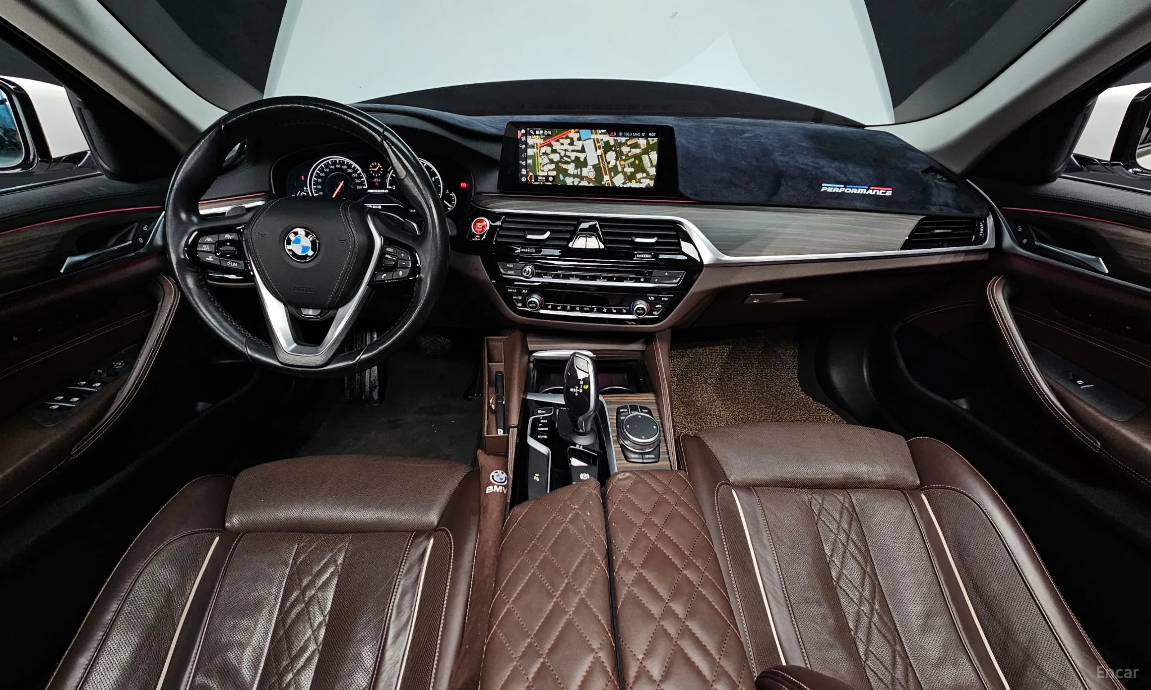 BMW 5 Series (G30) превью 4