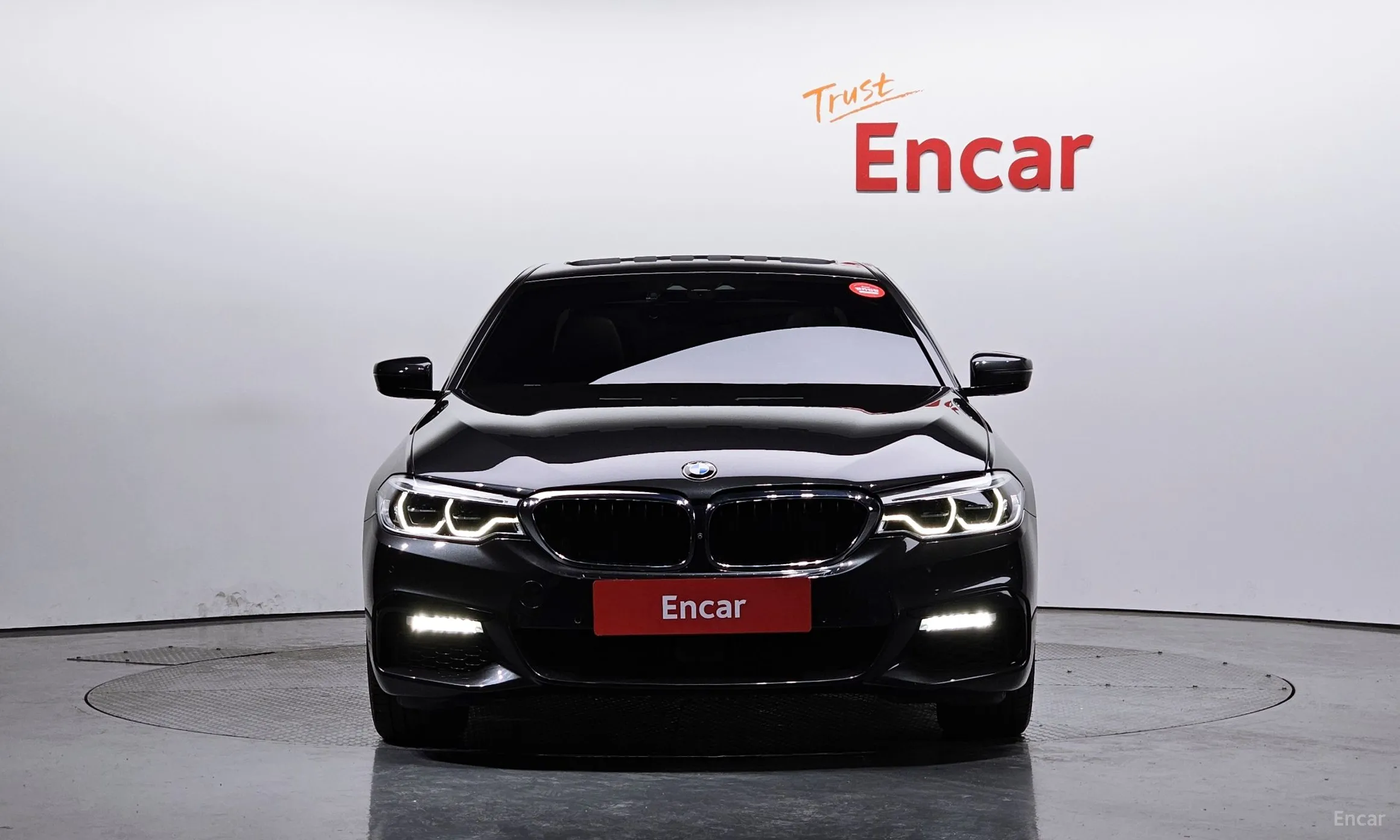 BMW 5 Series (G30) превью 2