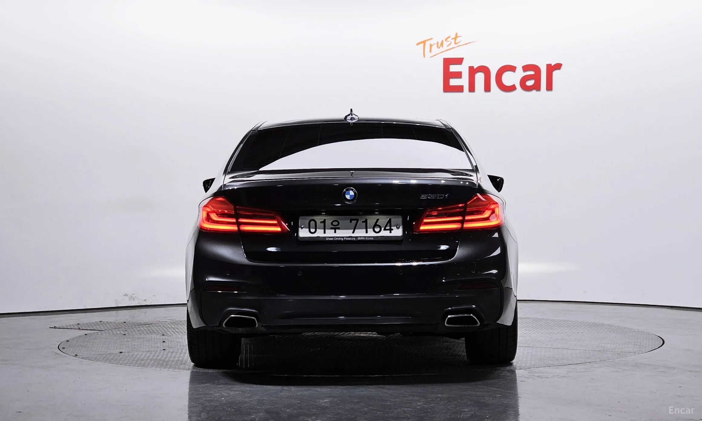 BMW 5 Series (G30) превью 3