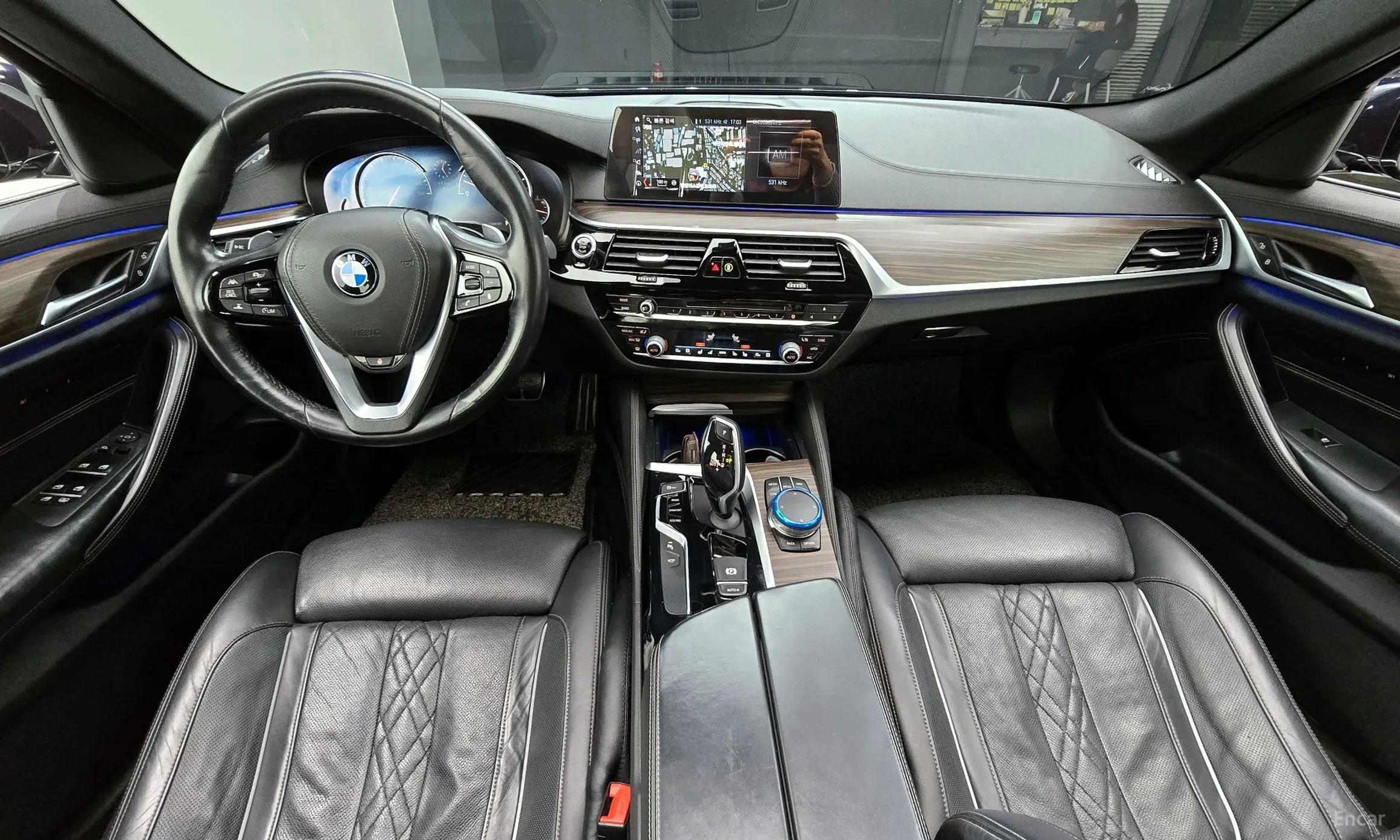 BMW 5 Series (G30) превью 4