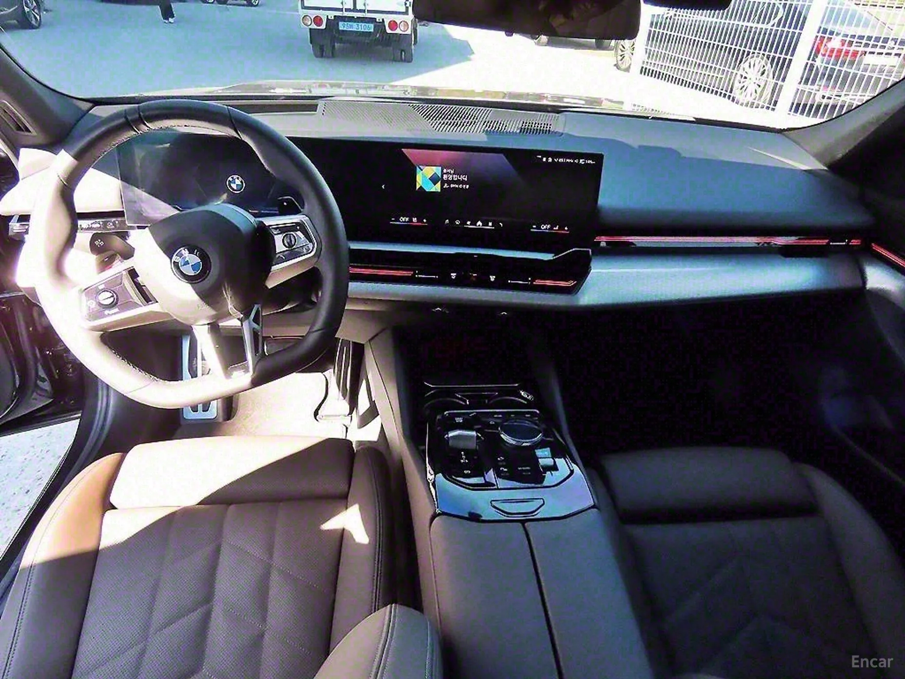 BMW 5 Series (G60) превью 4