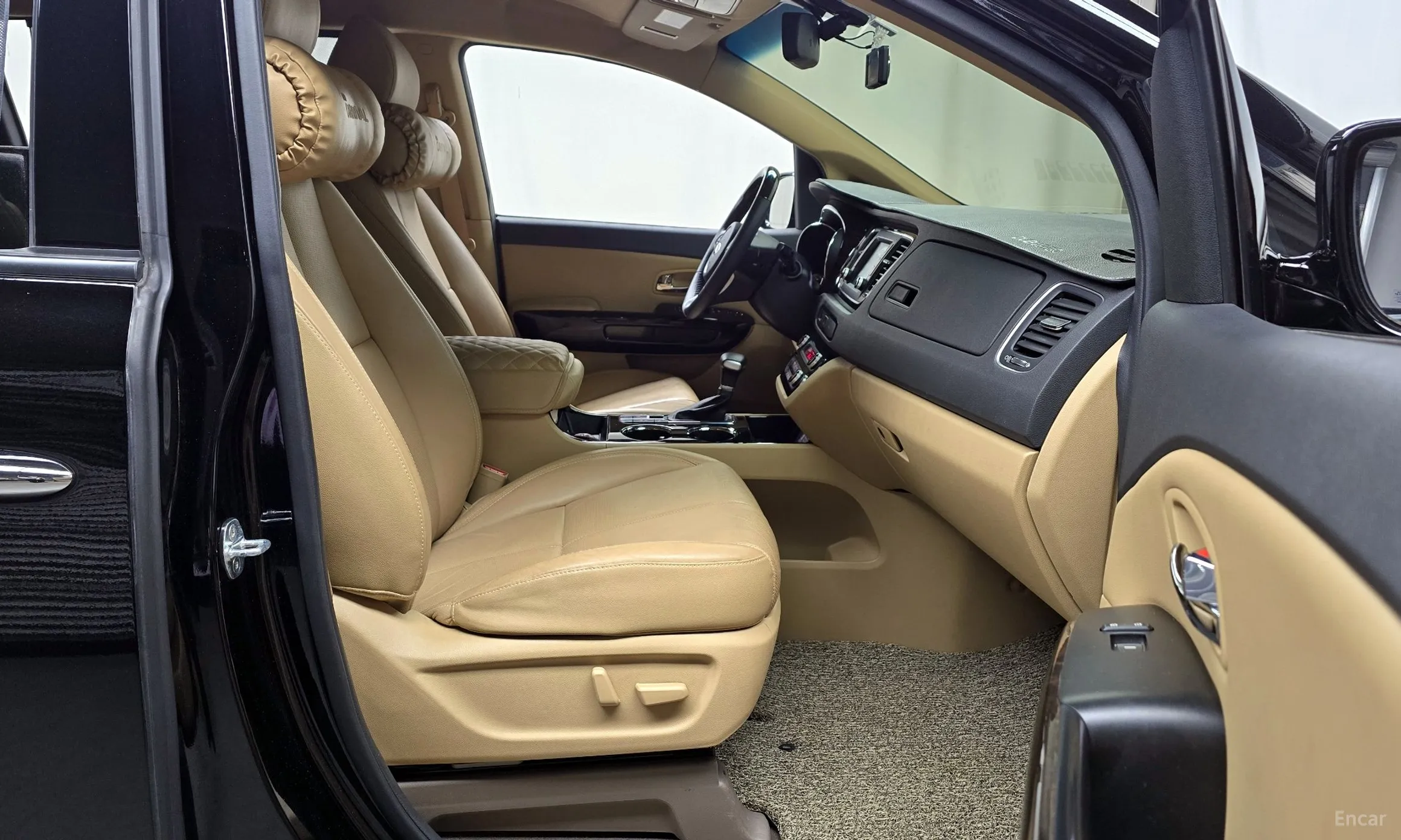 Kia Carnival превью 10