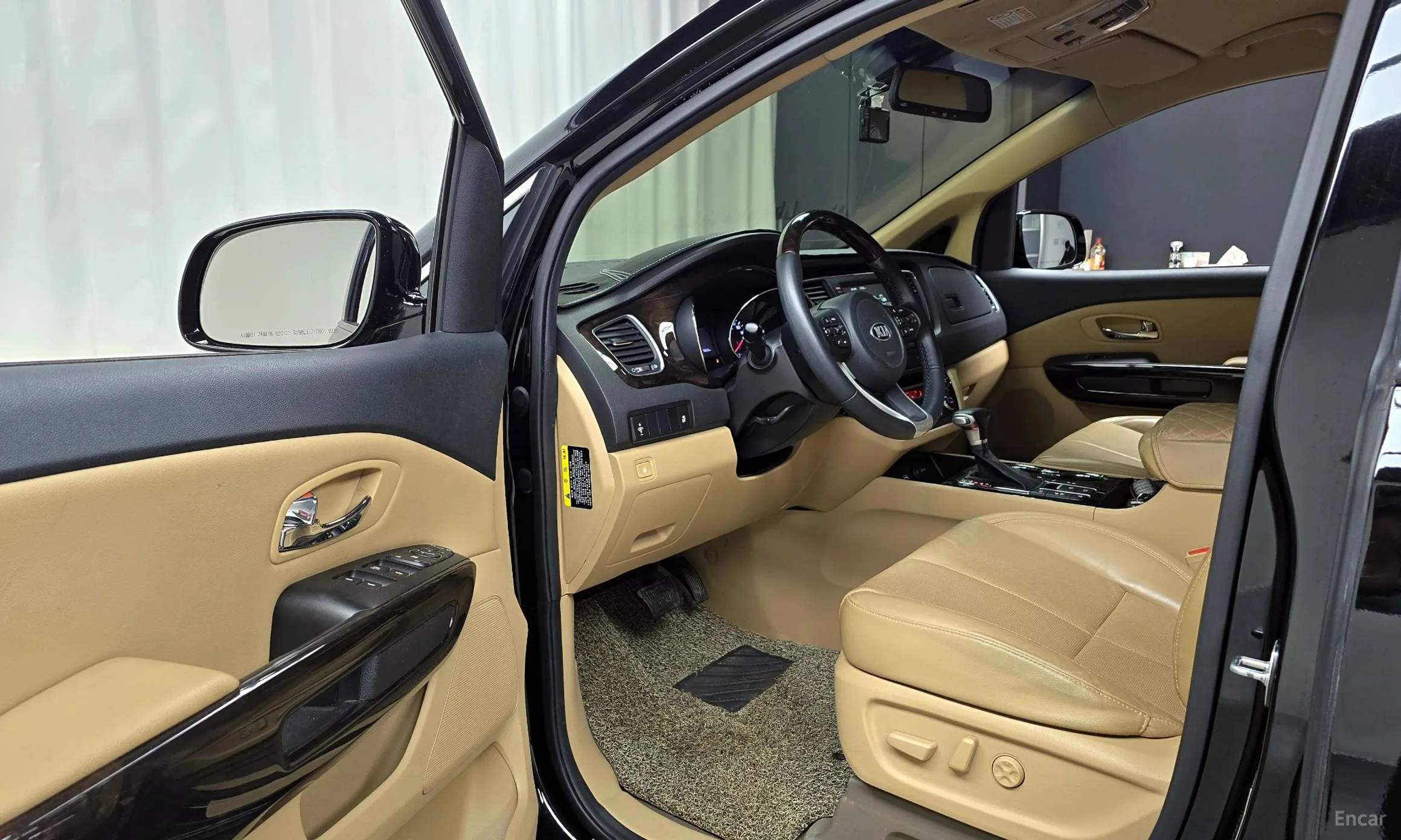 Kia Carnival превью 11