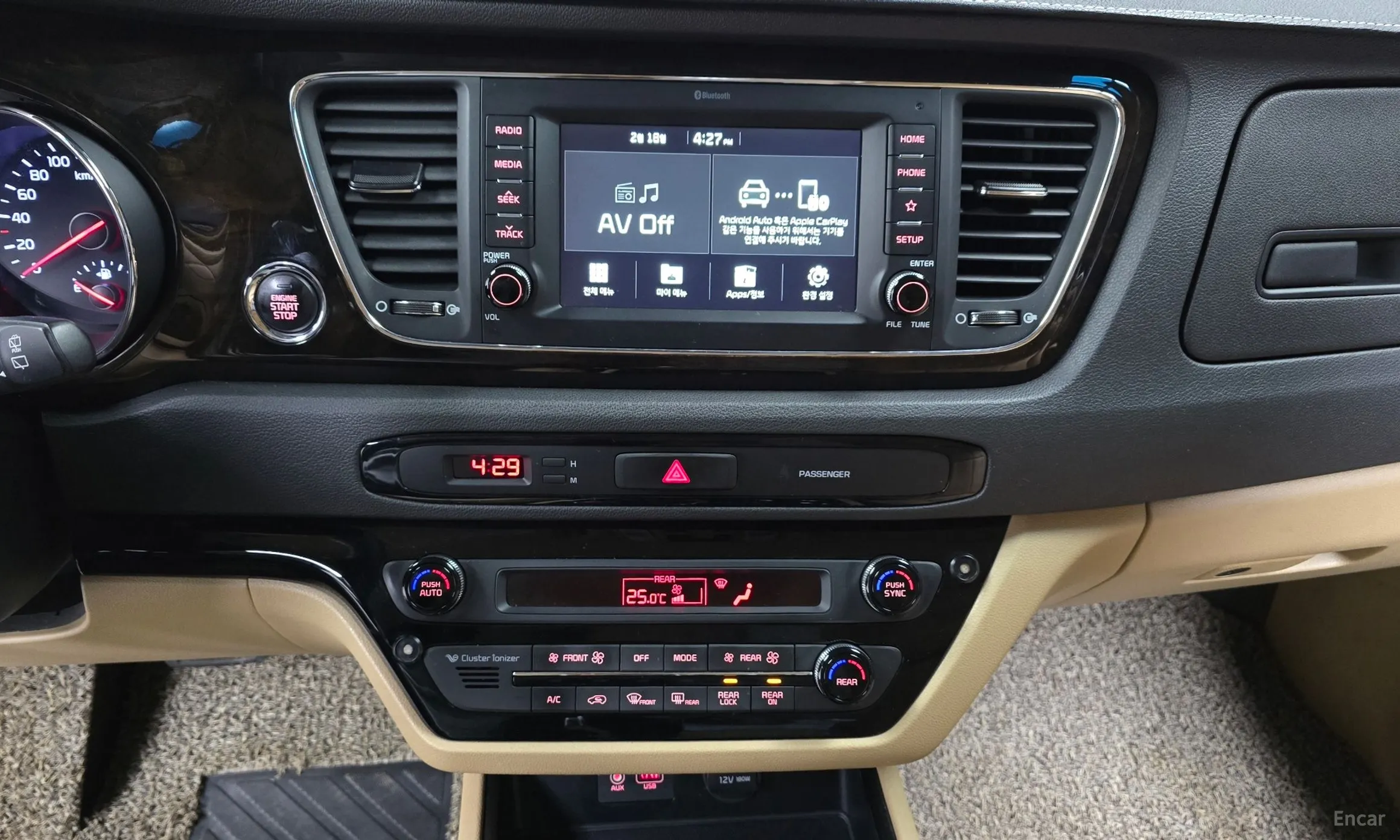 Kia Carnival превью 14