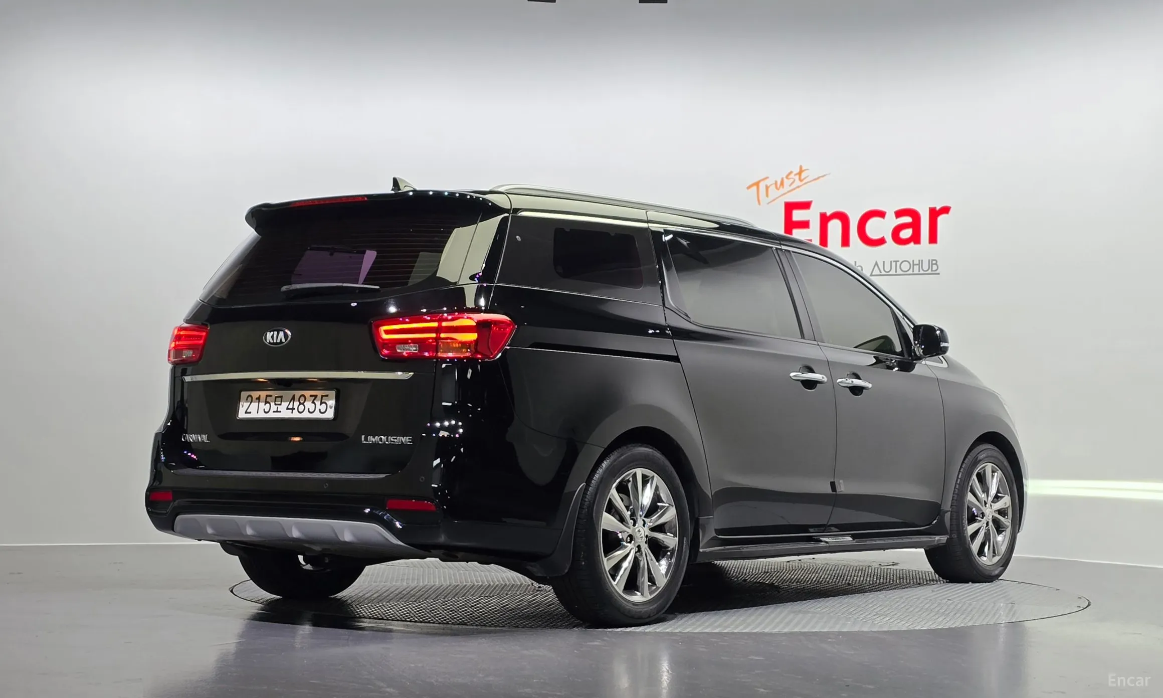 Kia Carnival превью 2