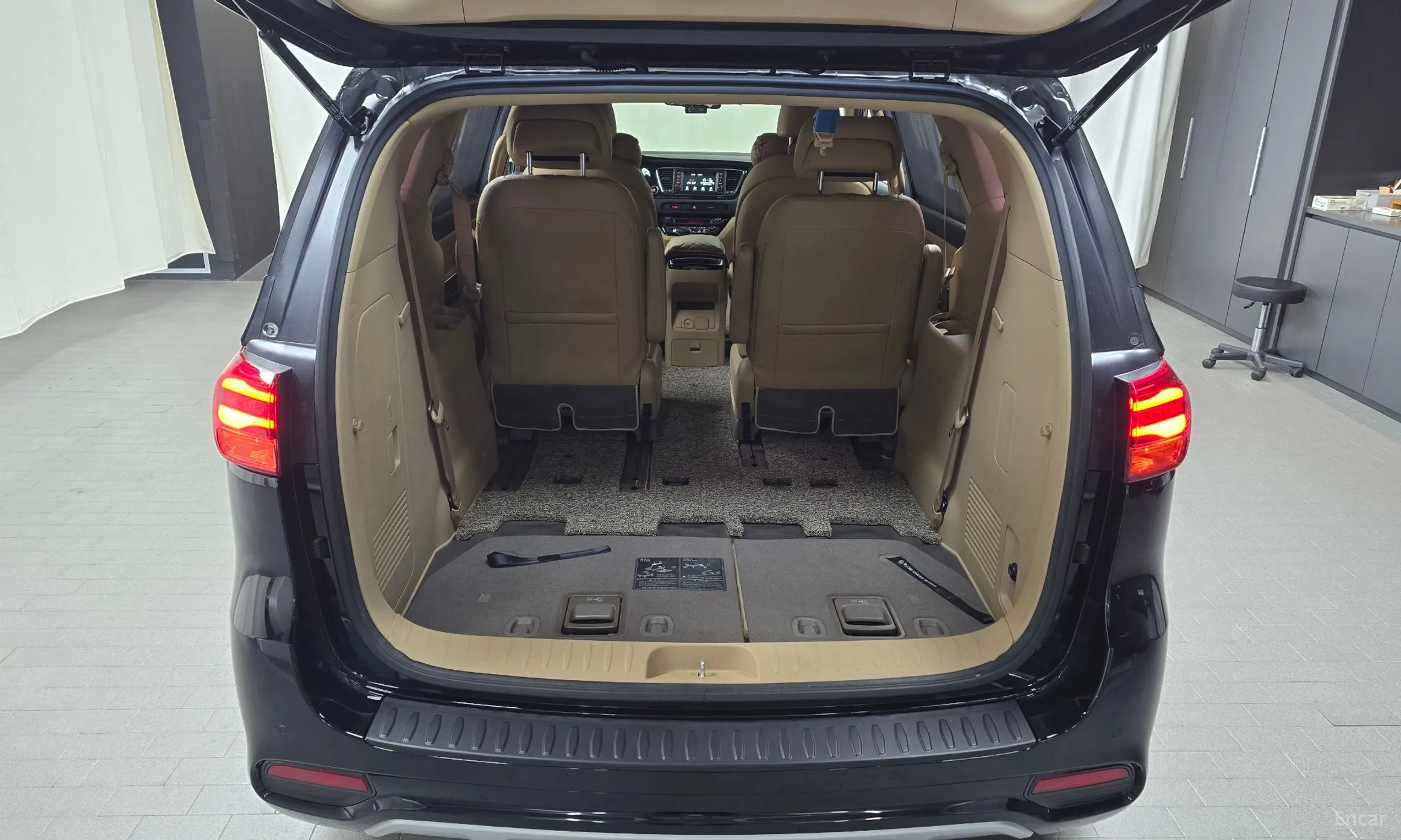 Kia Carnival превью 20