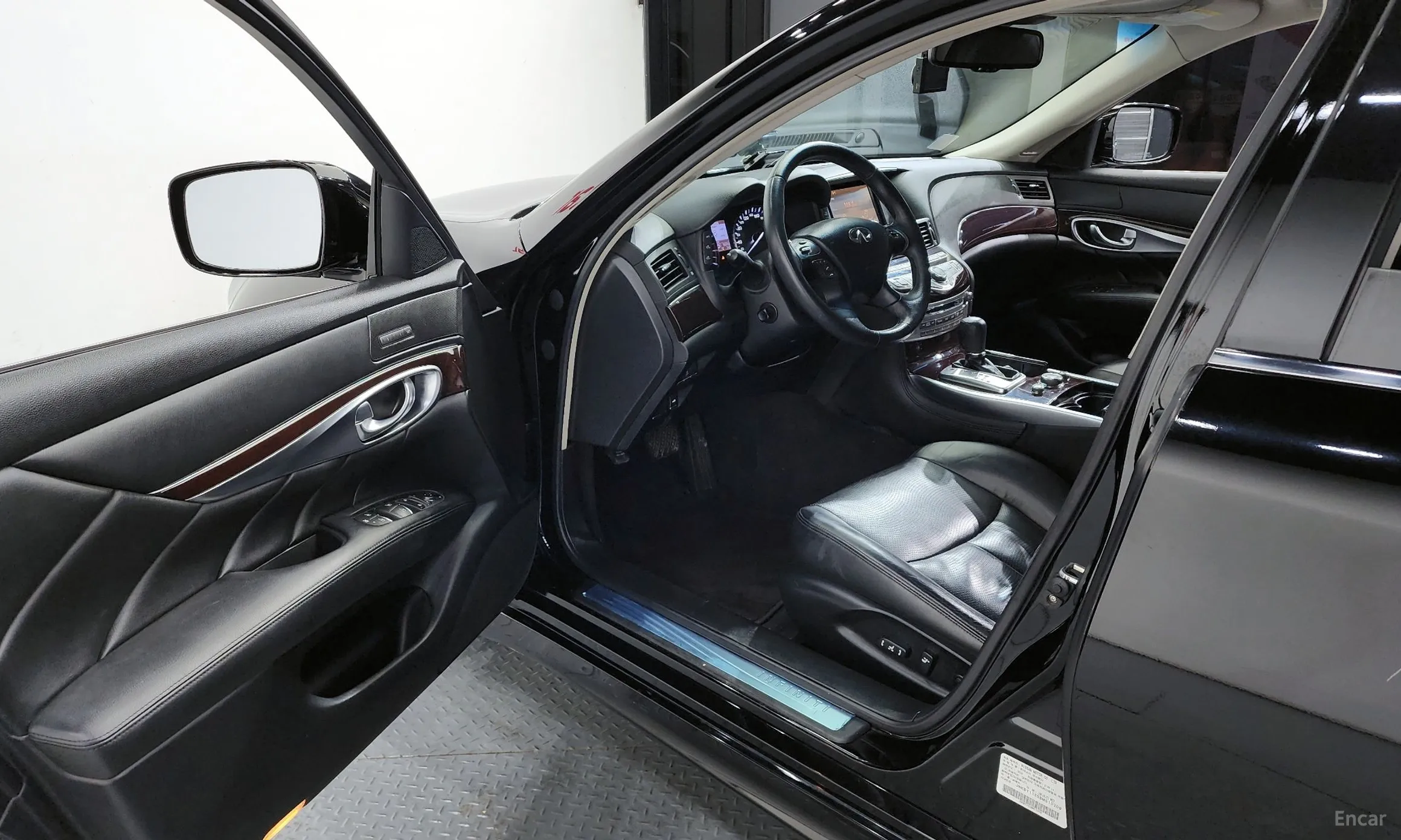 Infiniti M37 превью 10