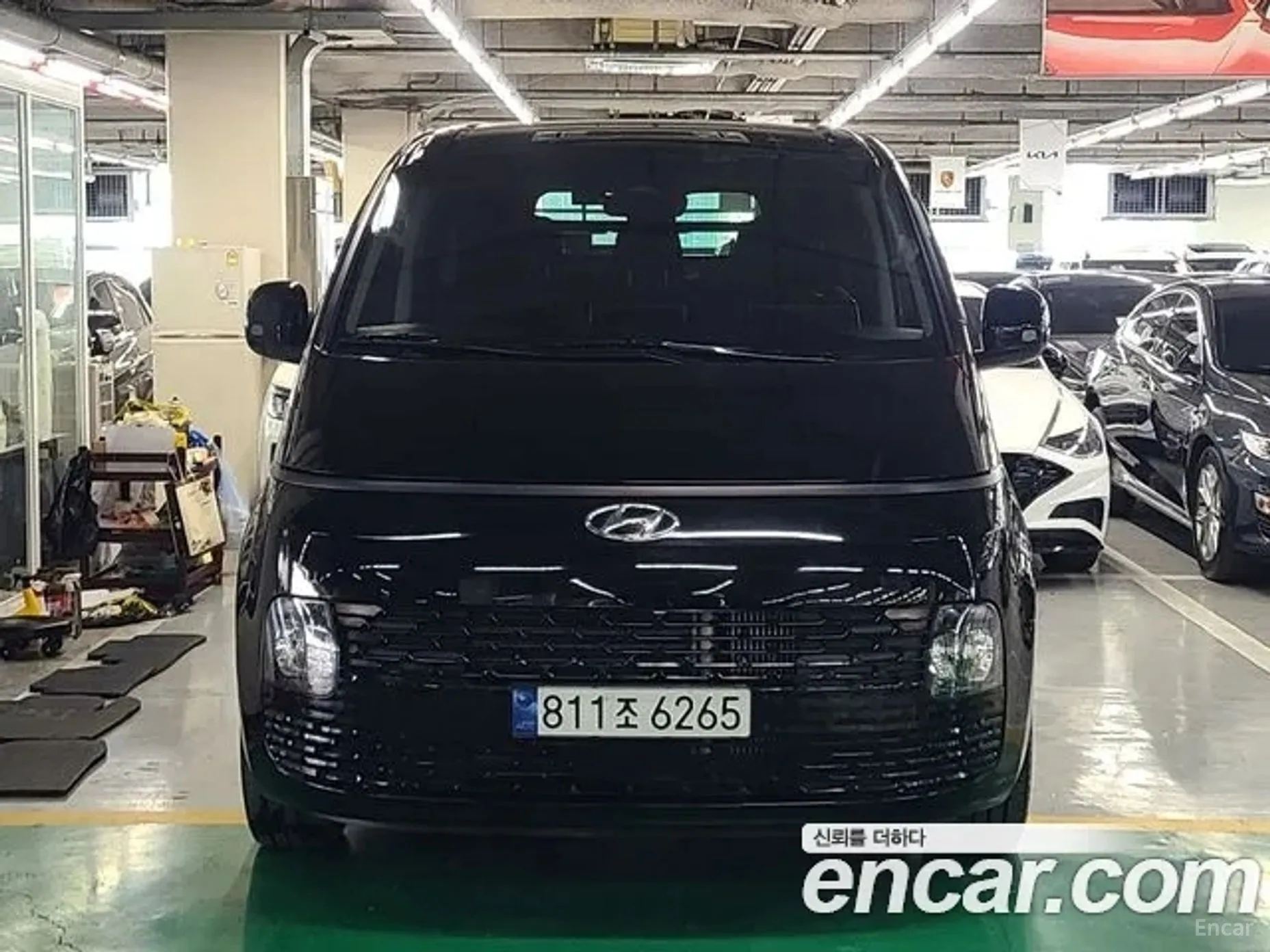 Hyundai Staria