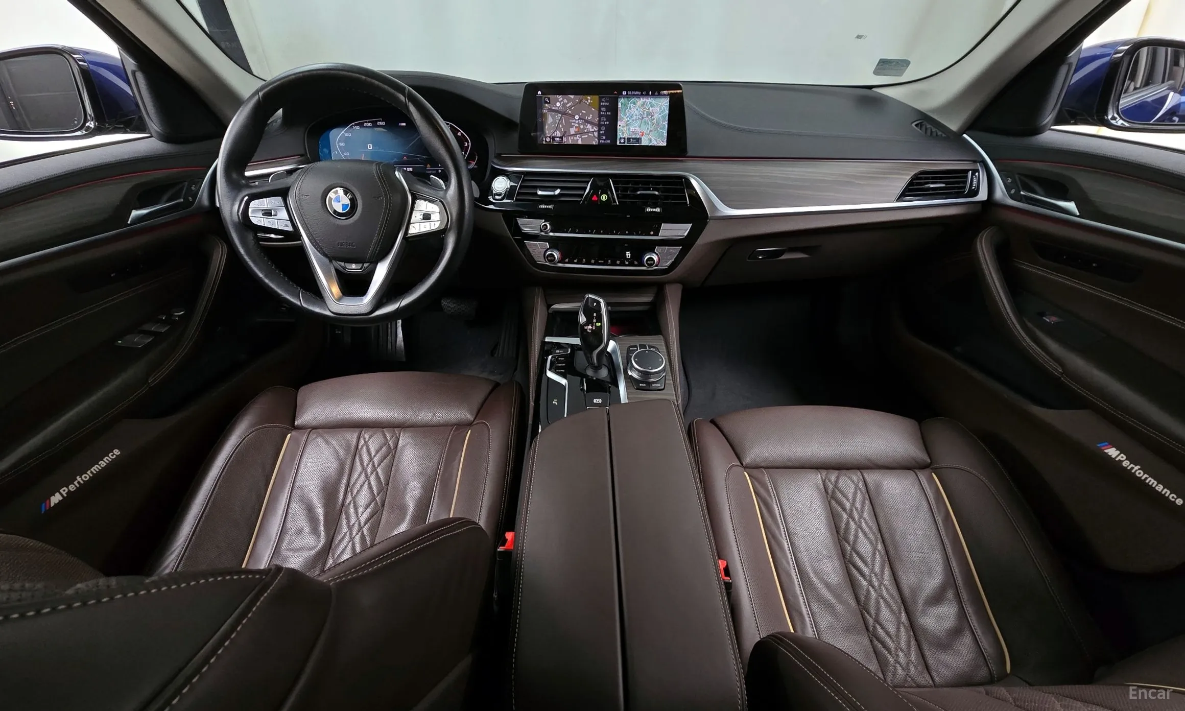BMW 5 Series (G30) превью 4