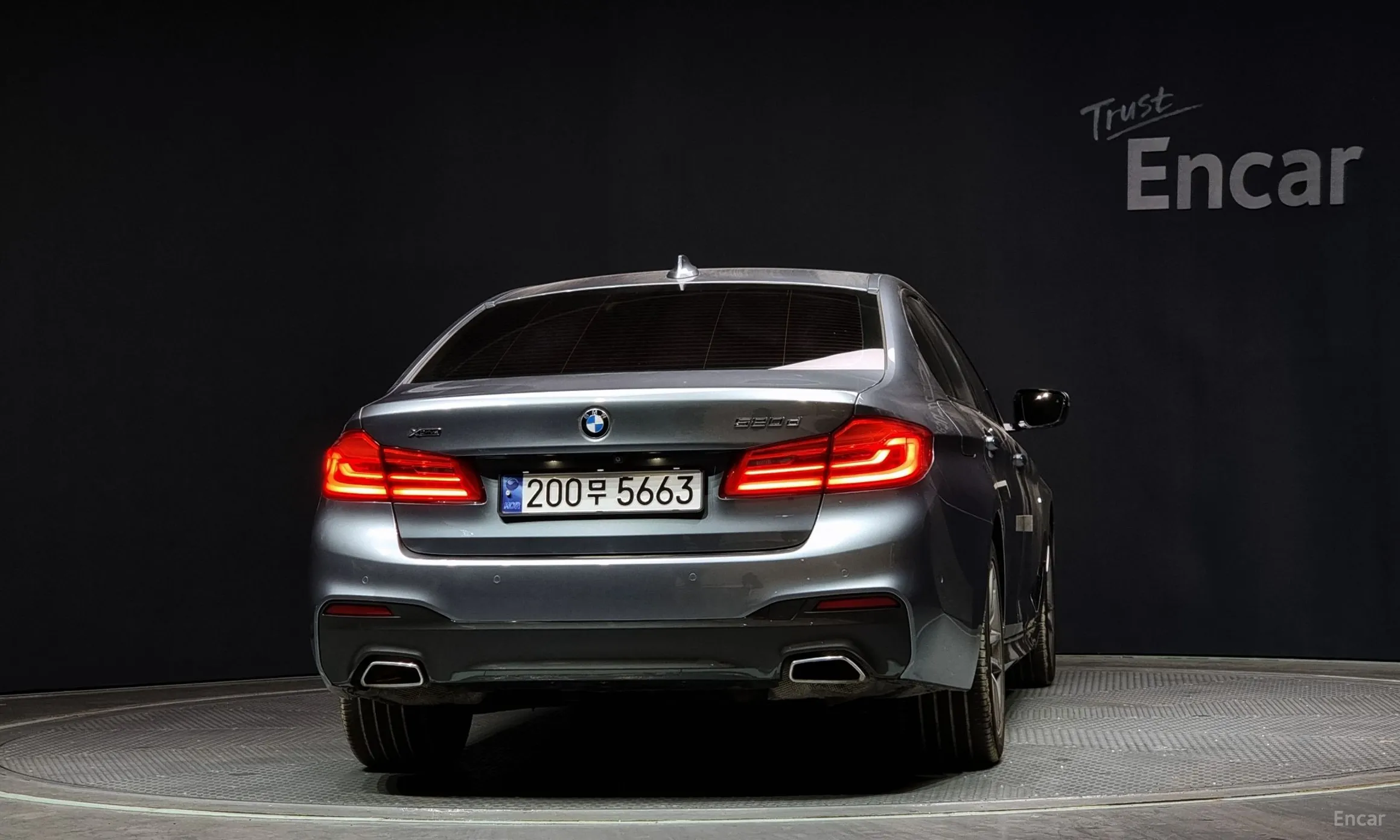 BMW 5 Series (G30) превью 3