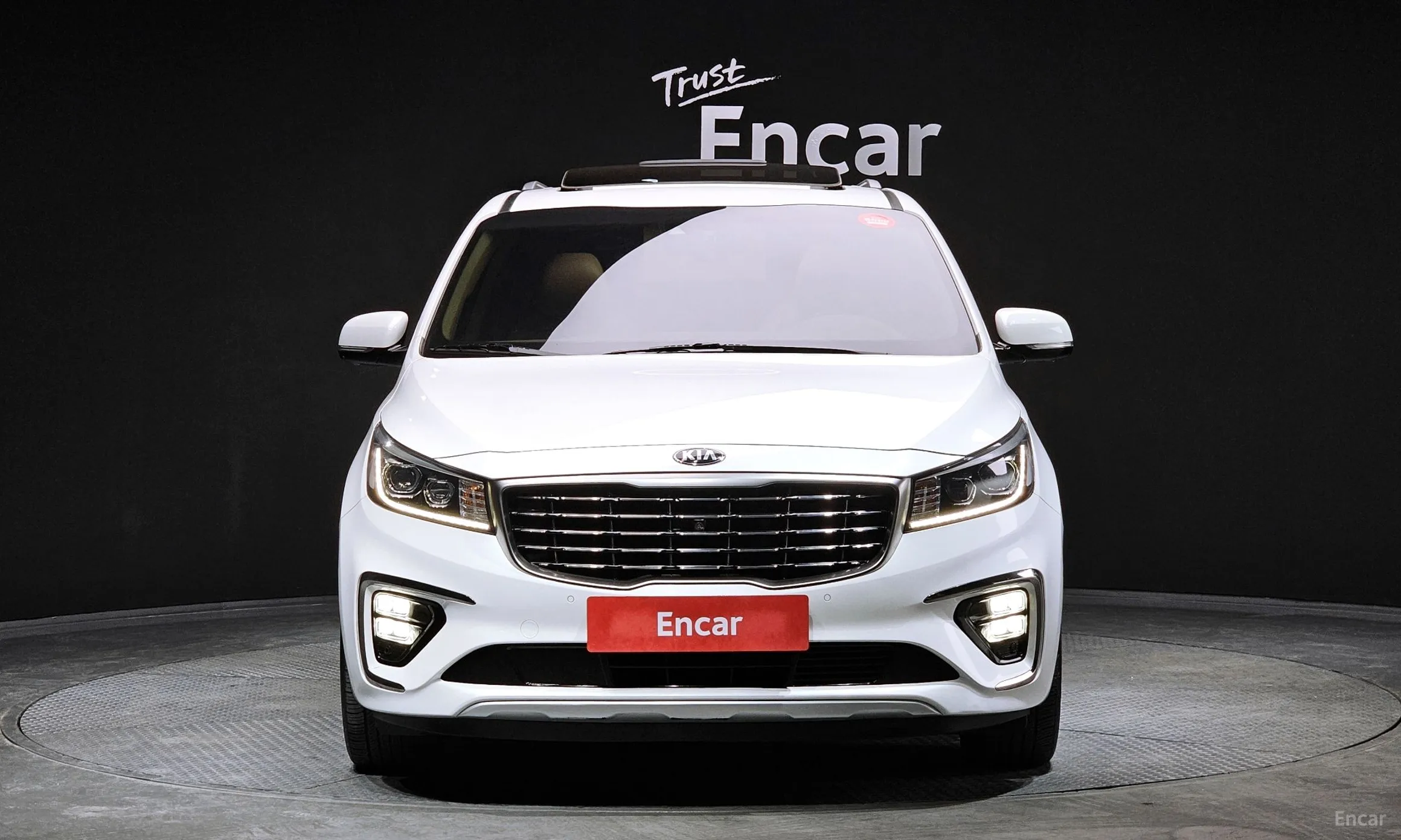 Kia Carnival превью 2