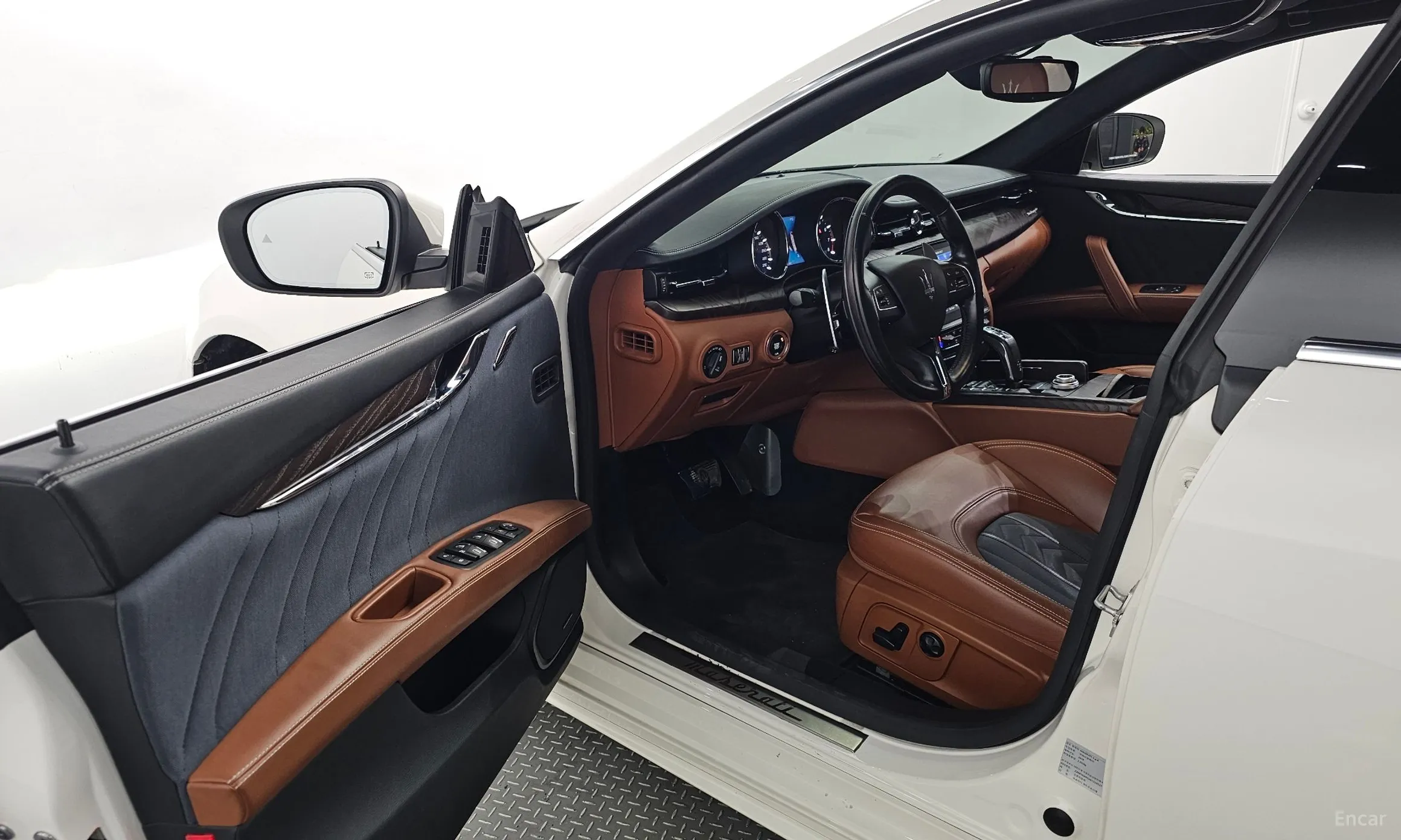Maserati Quattroporte превью 10