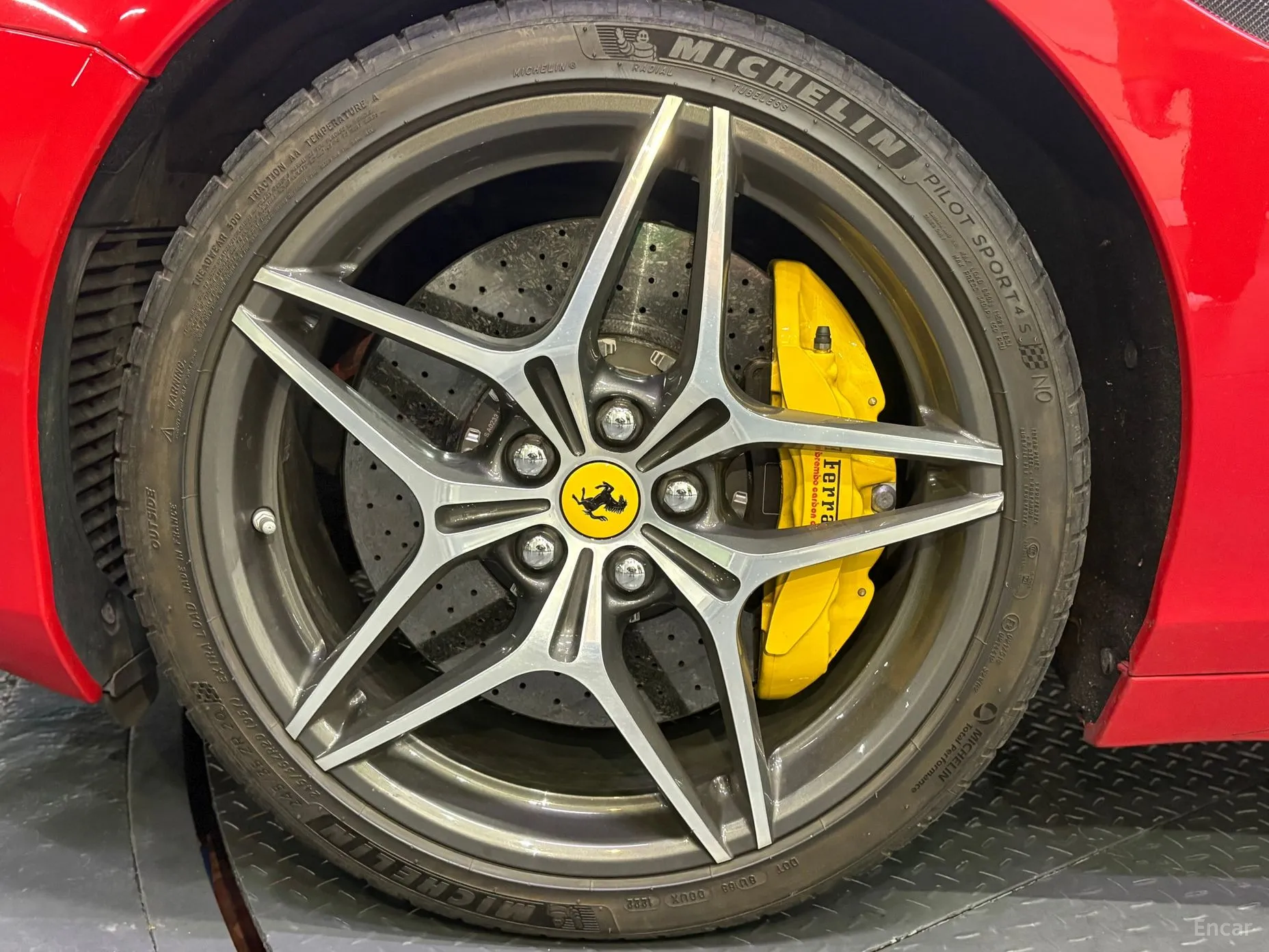 Ferrari California превью 8