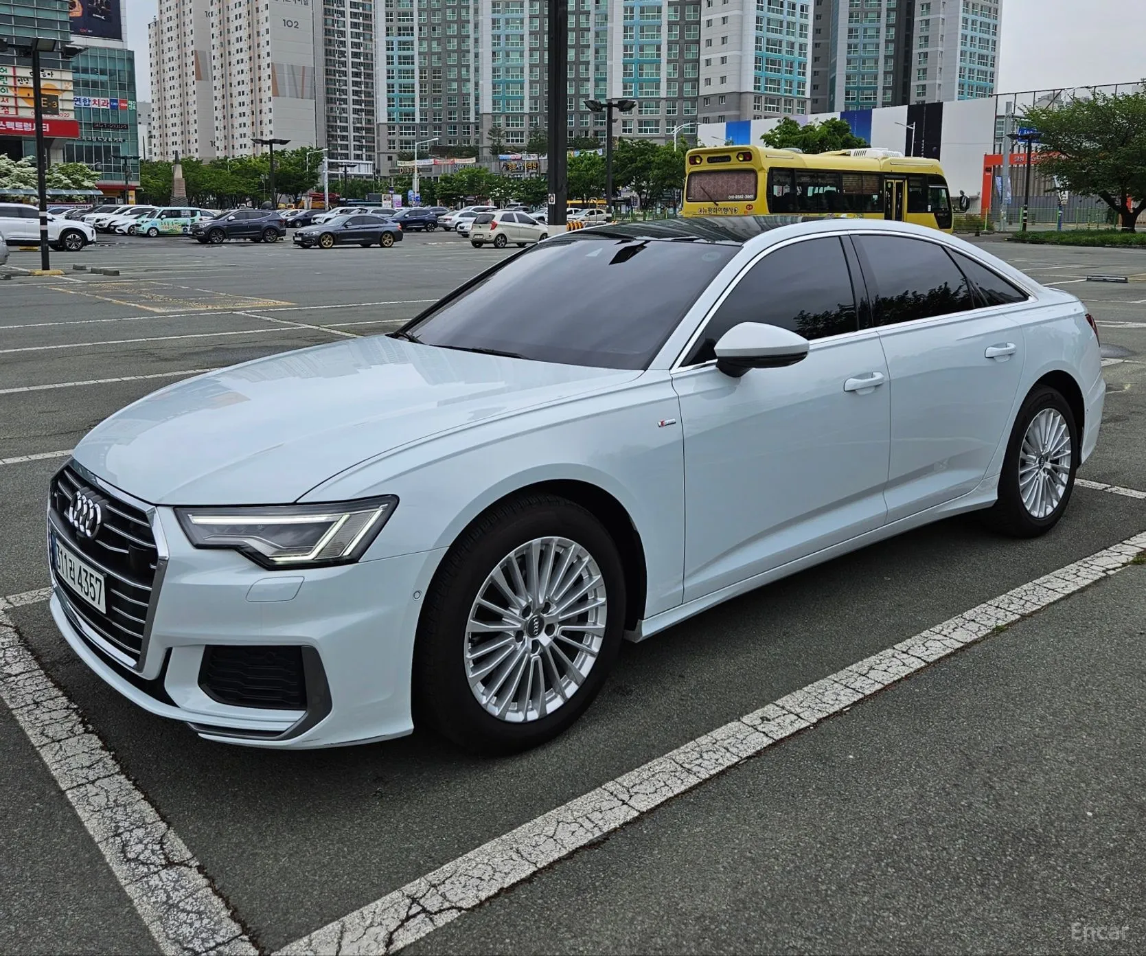 Audi A6 (C8) превью 4