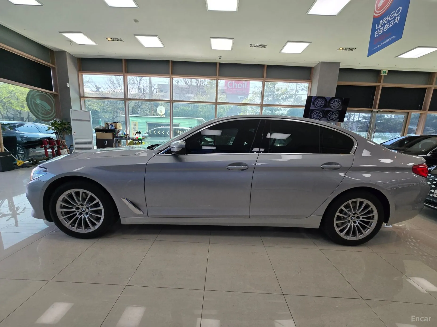 BMW 5 Series (G30) превью 2