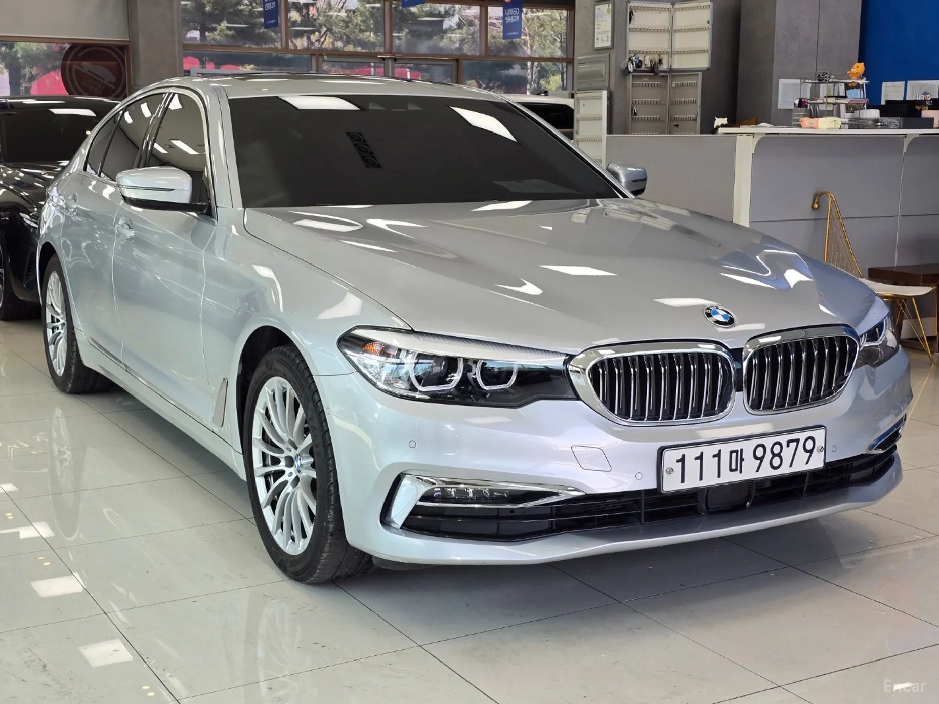BMW 5 Series (G30) превью 4