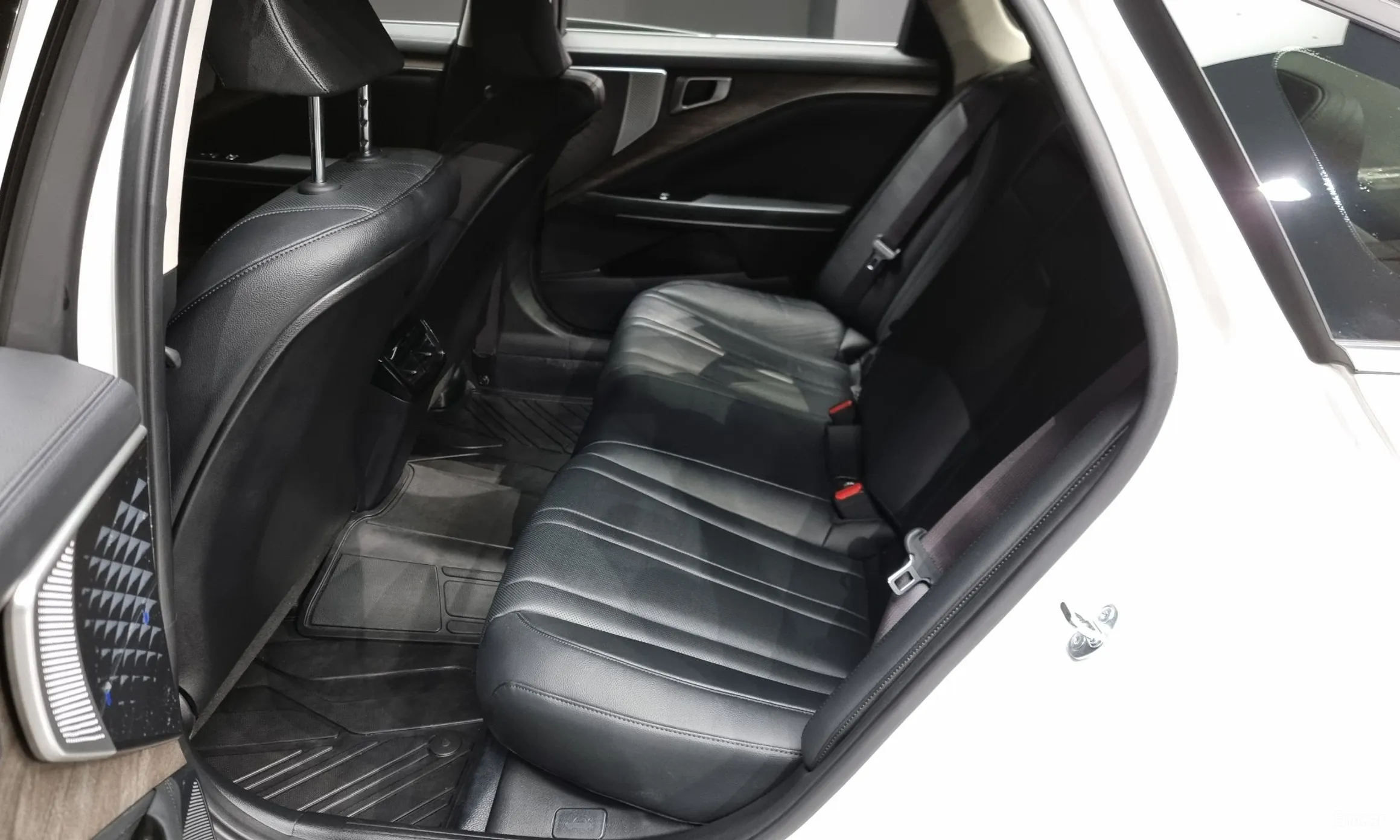 Kia K8 превью 12