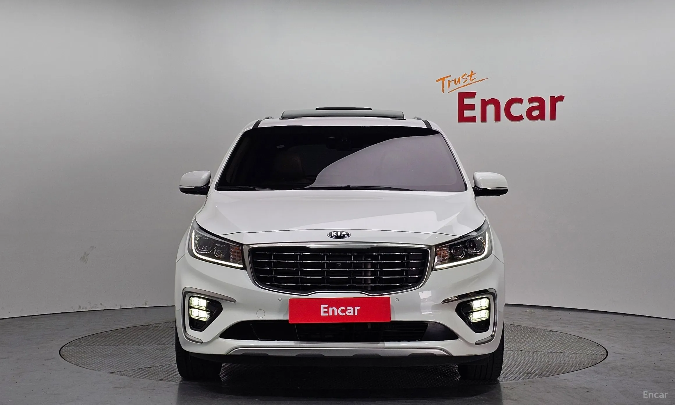 Kia Carnival превью 2