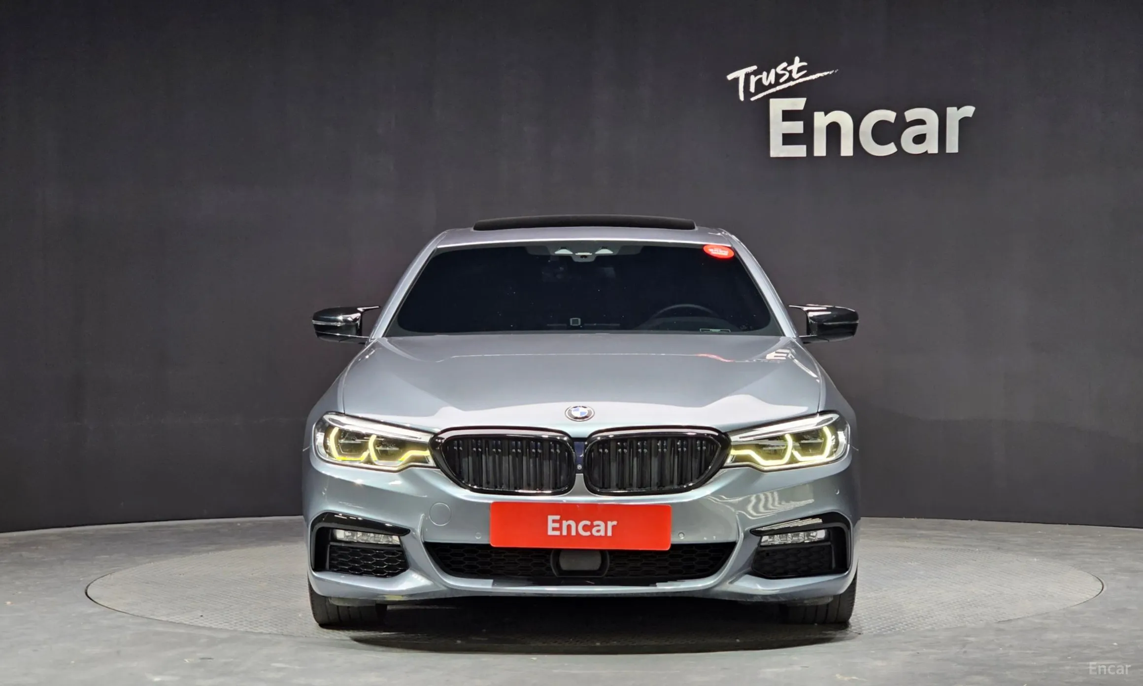 BMW 5 Series (G30) превью 2