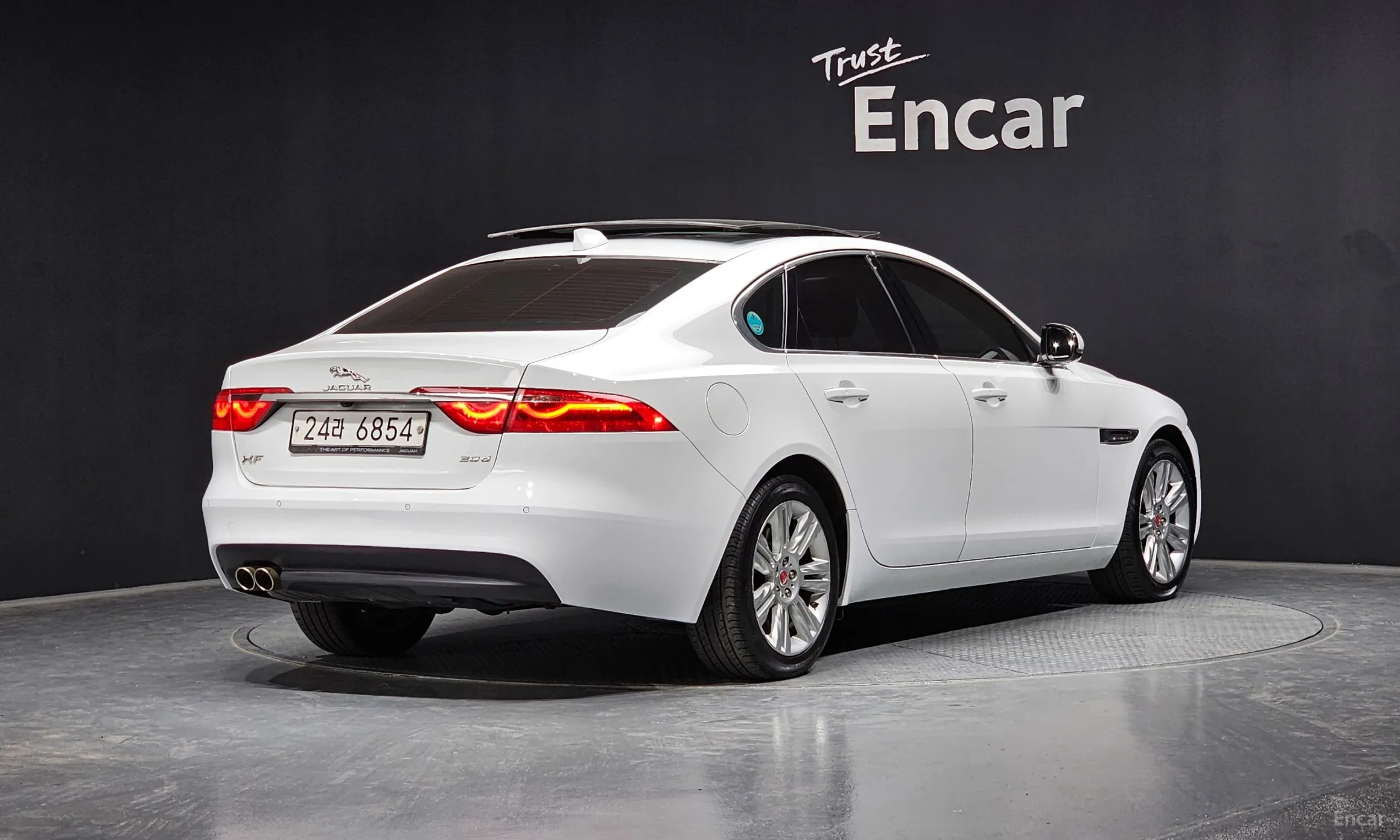 Jaguar XF (x260) превью 2