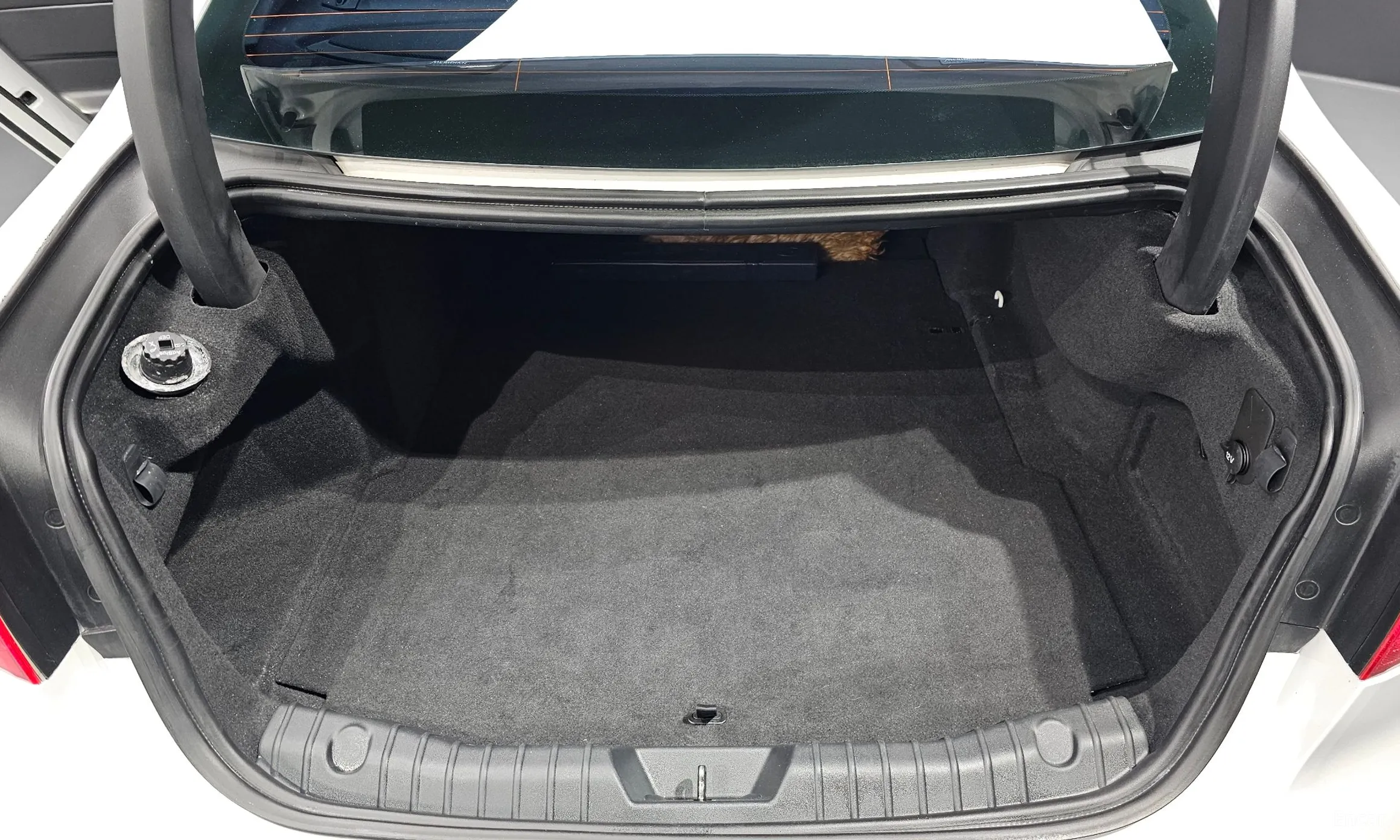 Jaguar XF (x260) превью 20