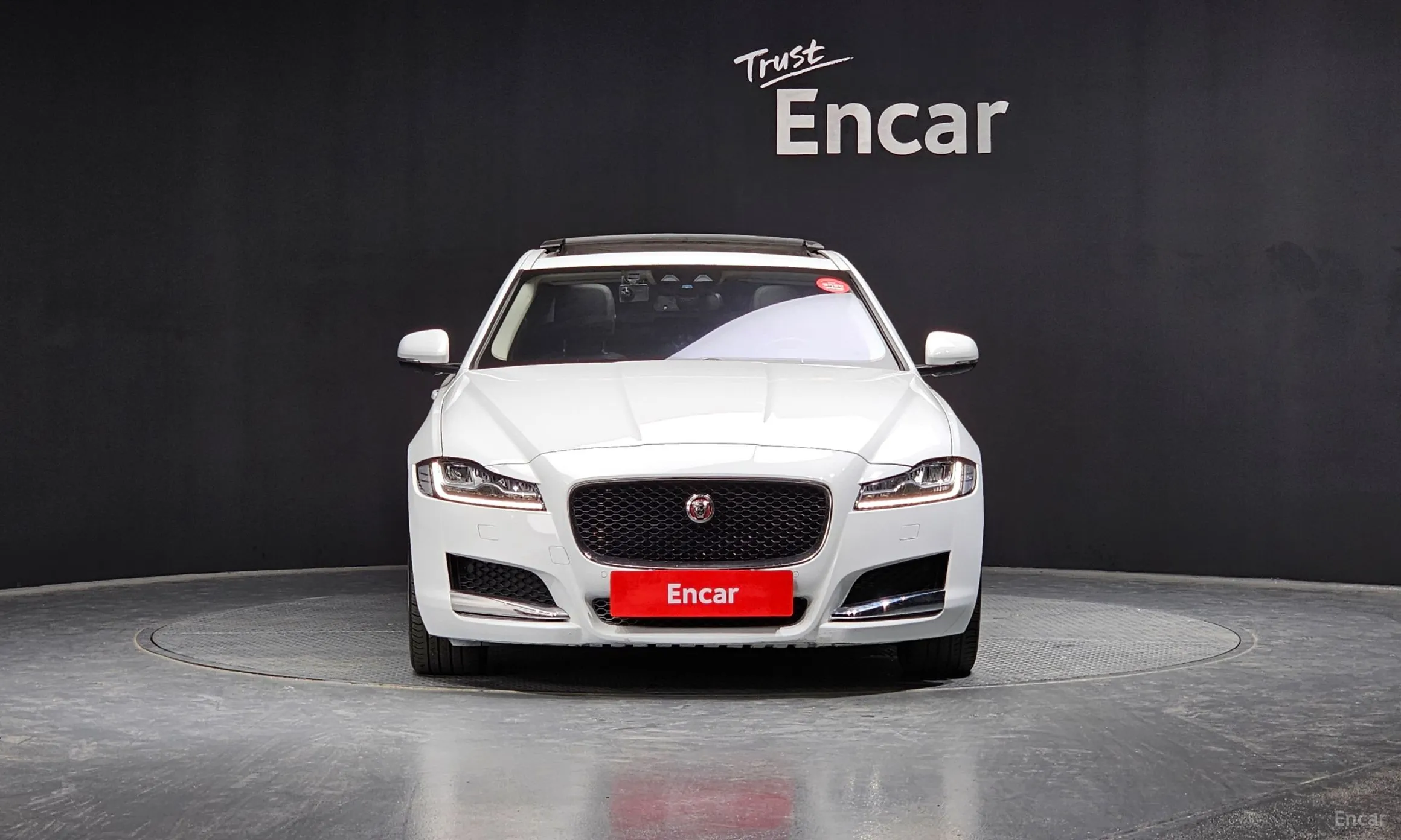 Jaguar XF (x260) превью 3