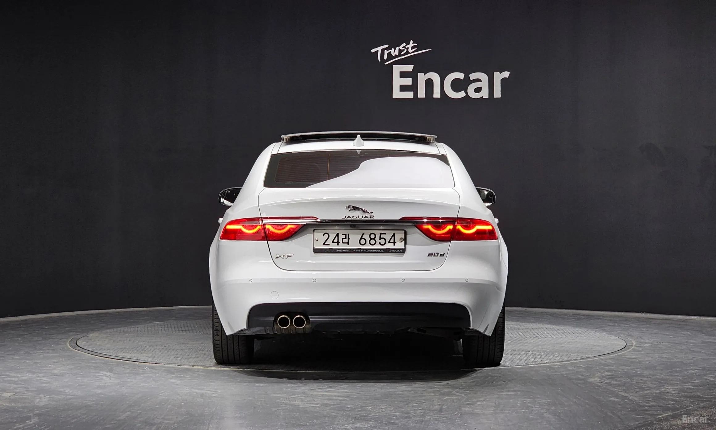 Jaguar XF (x260) превью 4