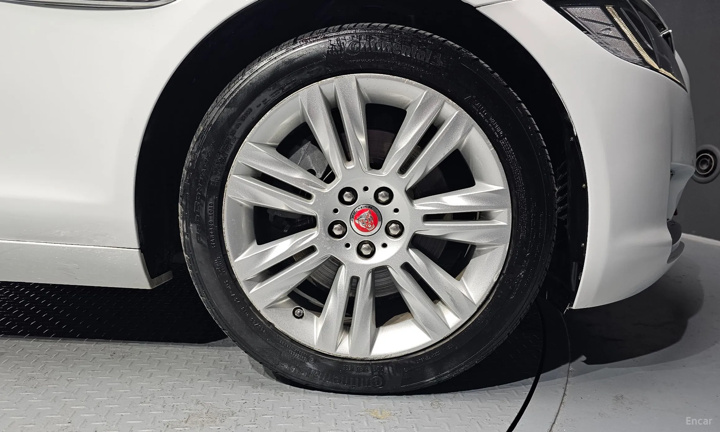 Jaguar XF (x260) превью 5