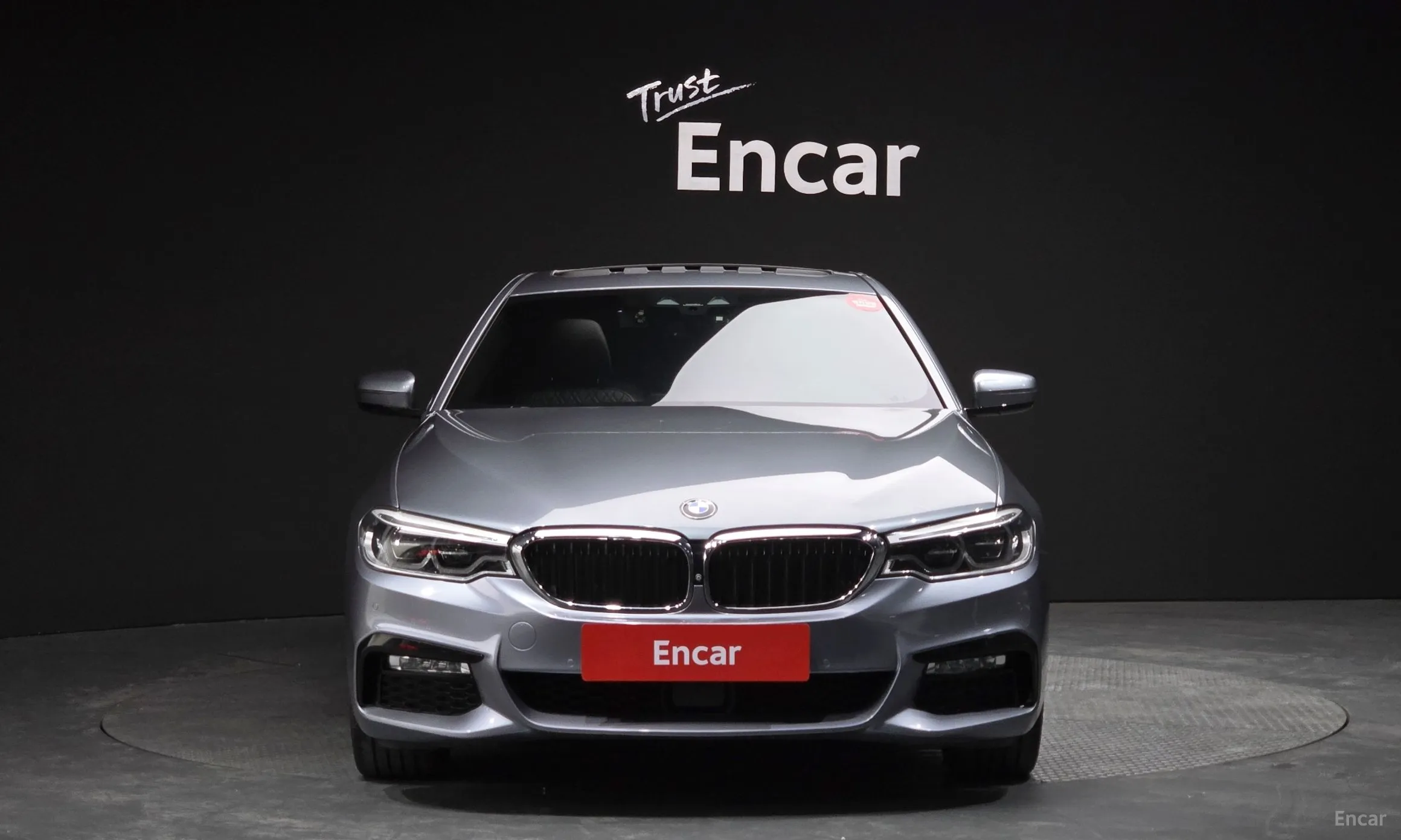 BMW 5 Series (G30) превью 2