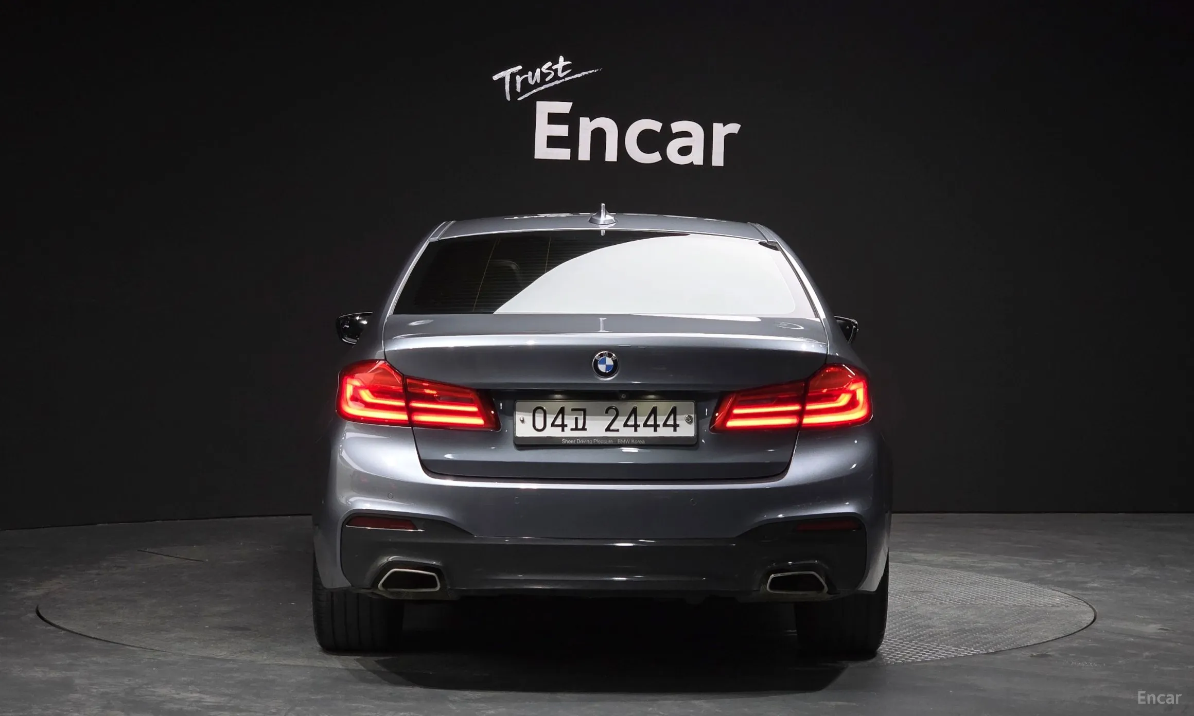 BMW 5 Series (G30) превью 3