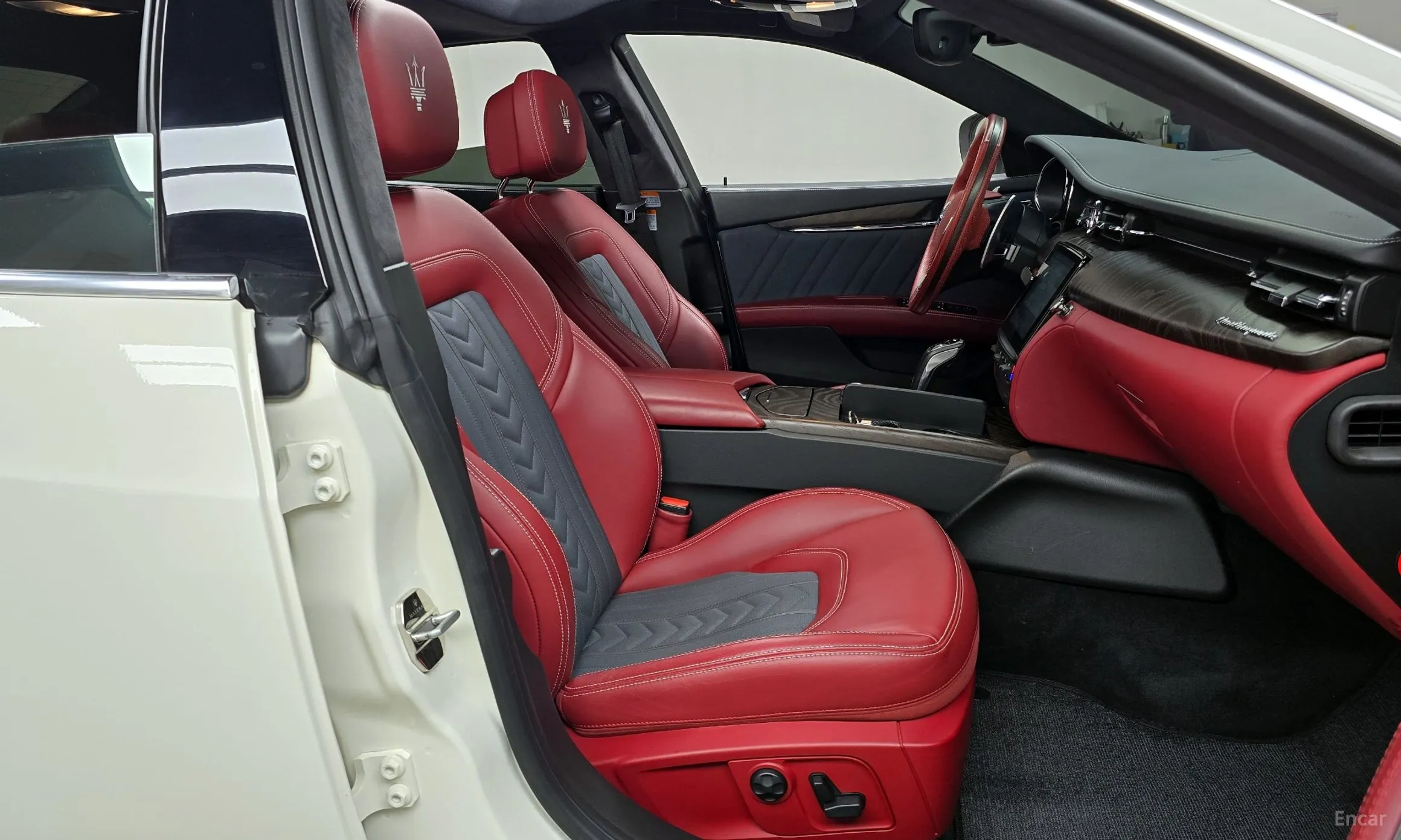 Maserati Quattroporte превью 10