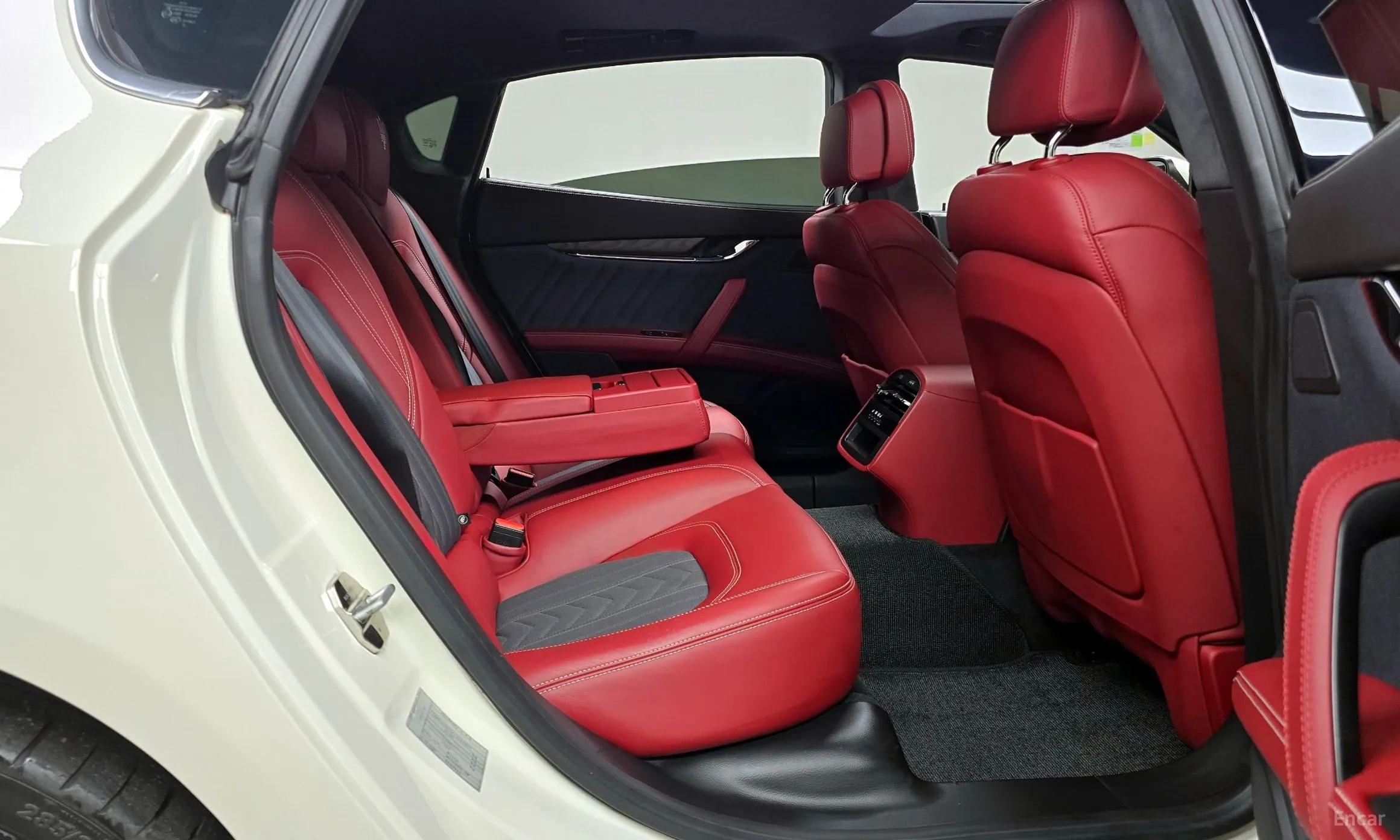 Maserati Quattroporte превью 12