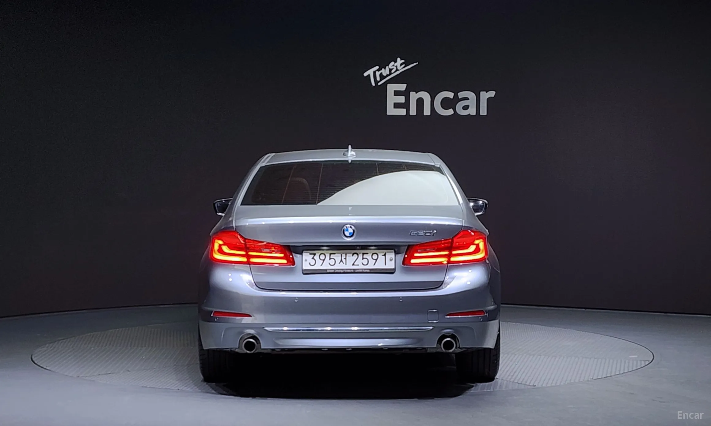 BMW 5 Series (G30) превью 3