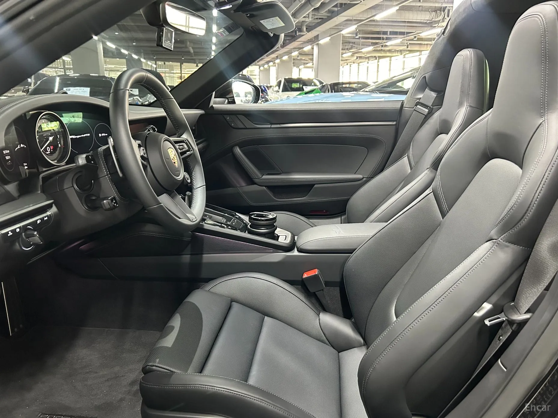 Porsche 911 (992) превью 4