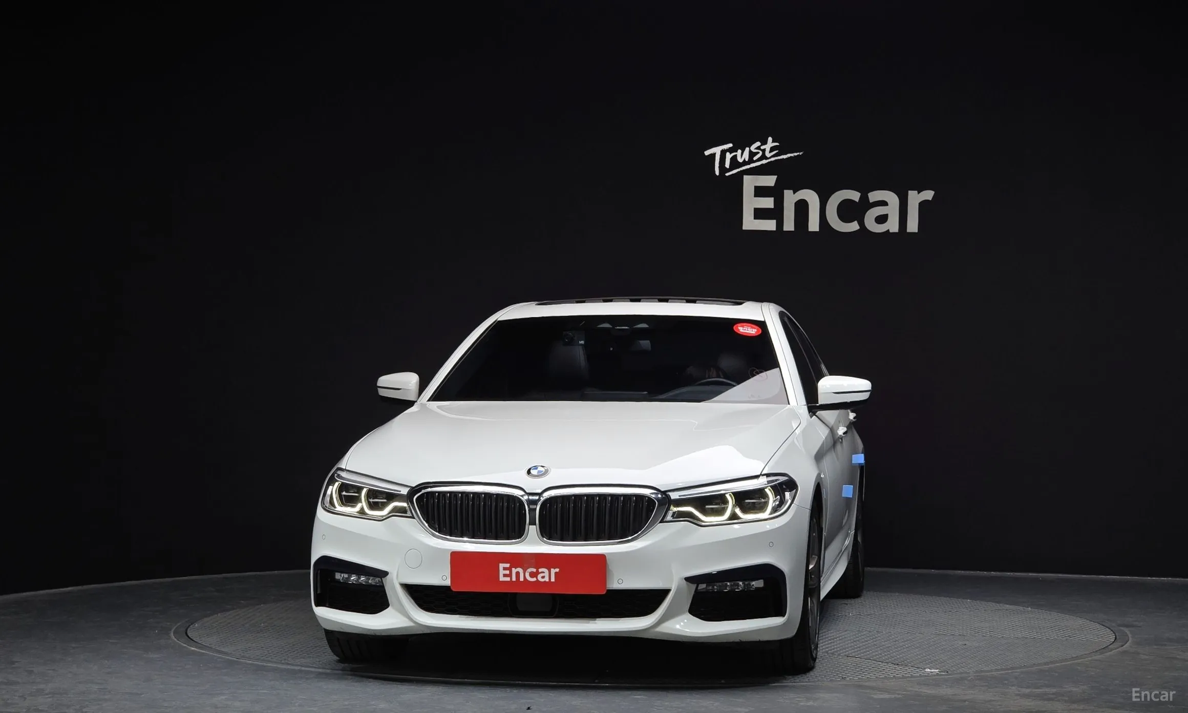 BMW 5 Series (G30) превью 2