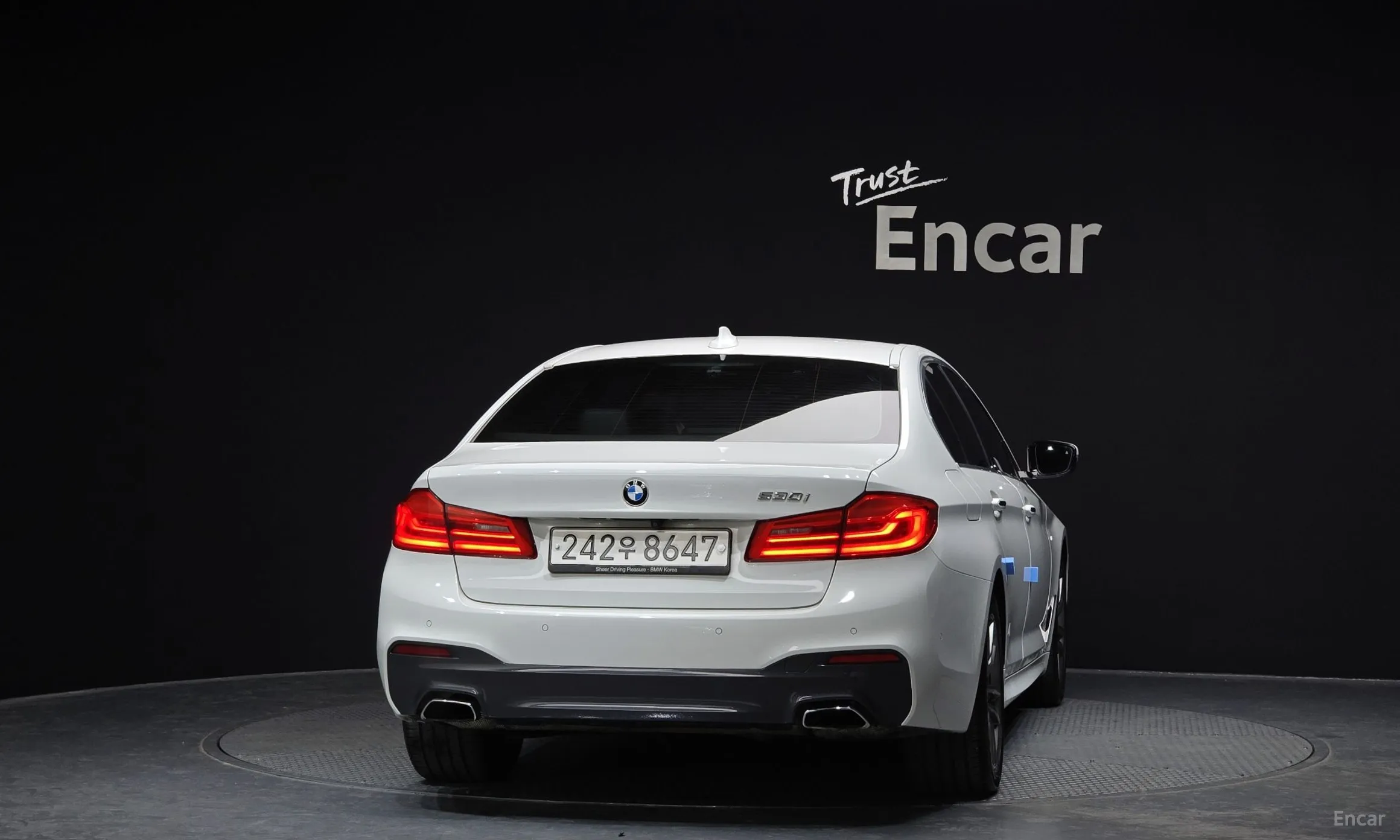 BMW 5 Series (G30) превью 3